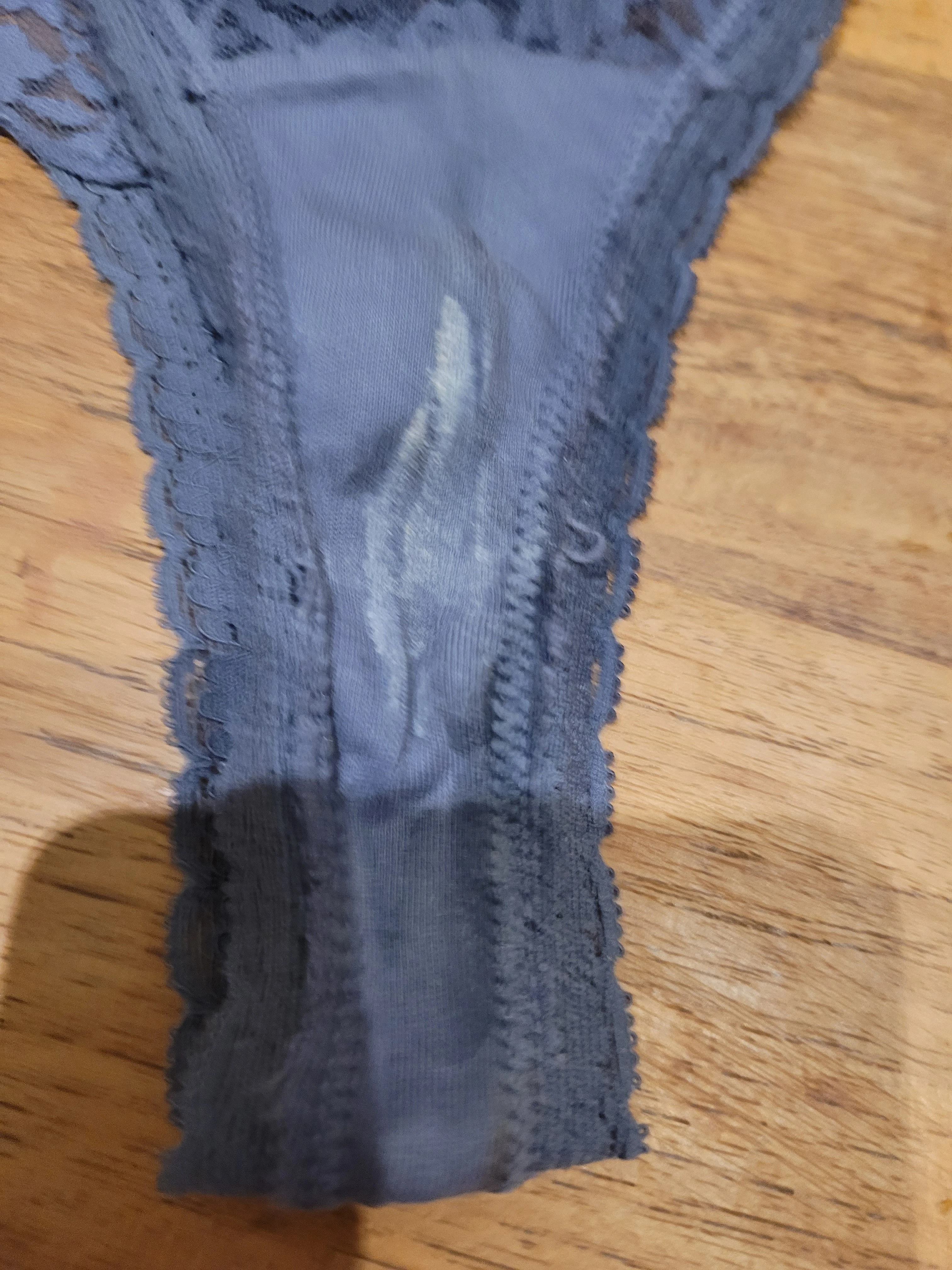Photo de Culotte tanga sale en 1er rendez-vous
