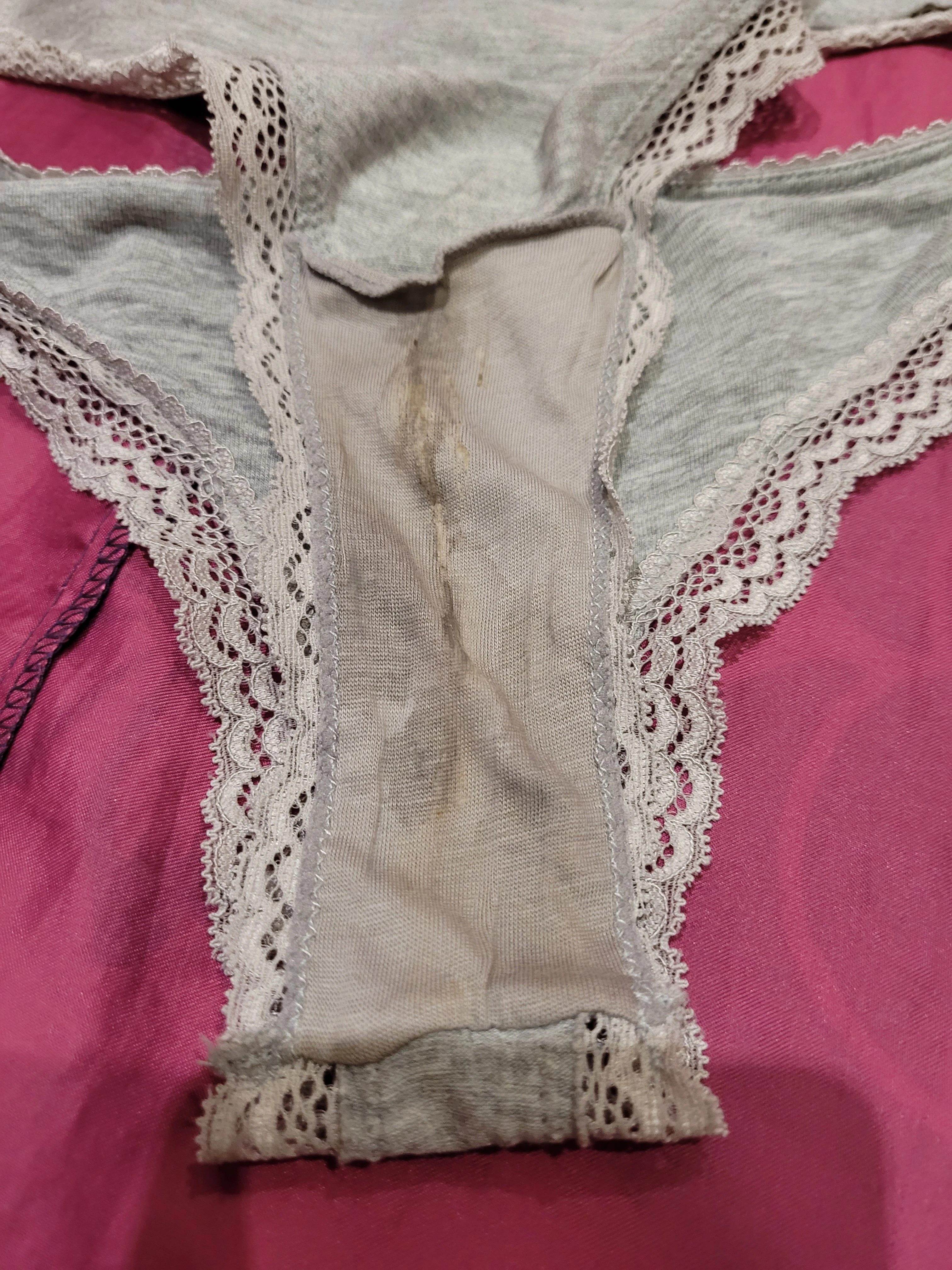 Photo de Culotte sale et sexuelle du 16 février !