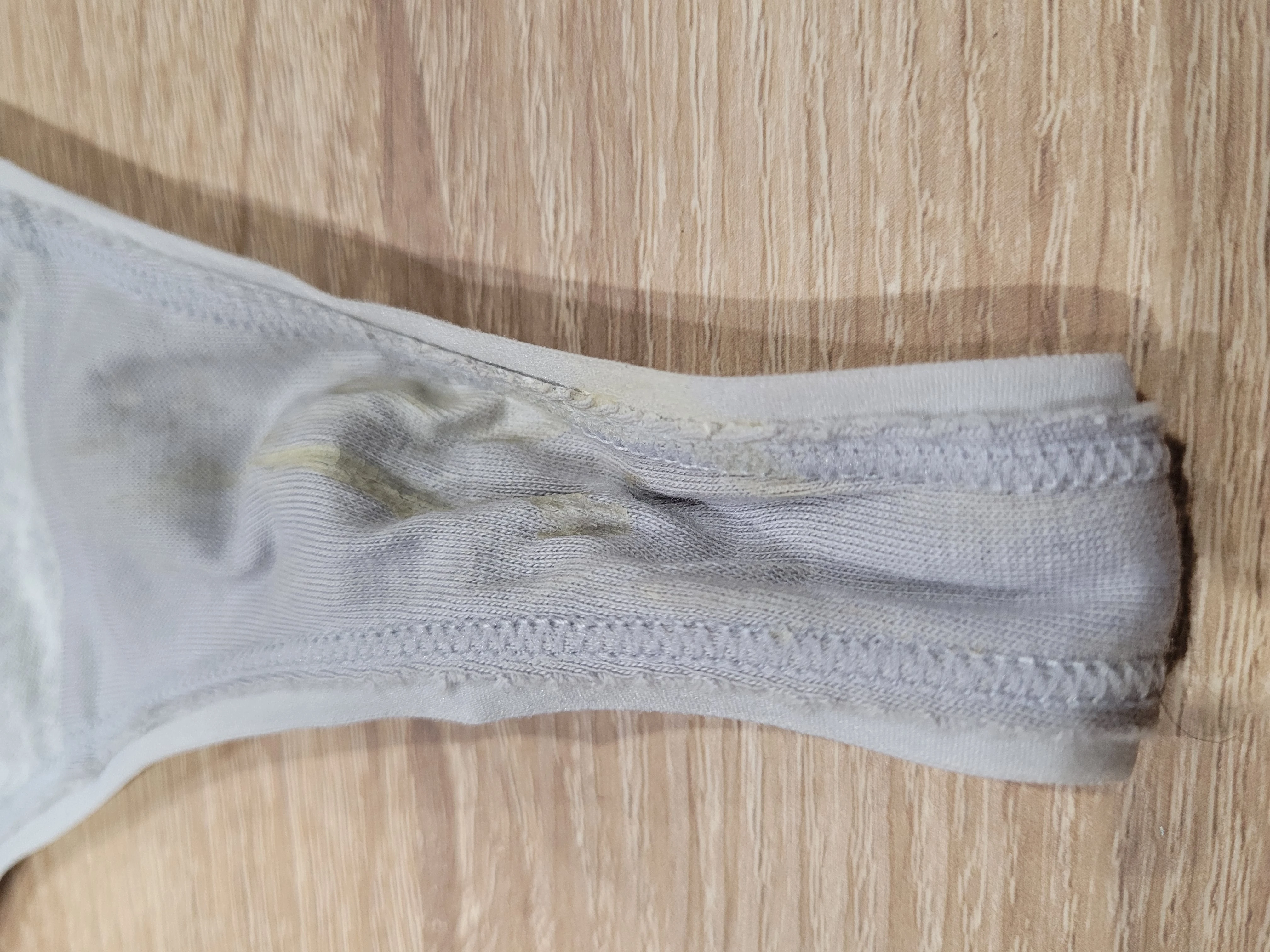 Photo de Culotte tanga sale en soirée d’anniversaire ! 8...
