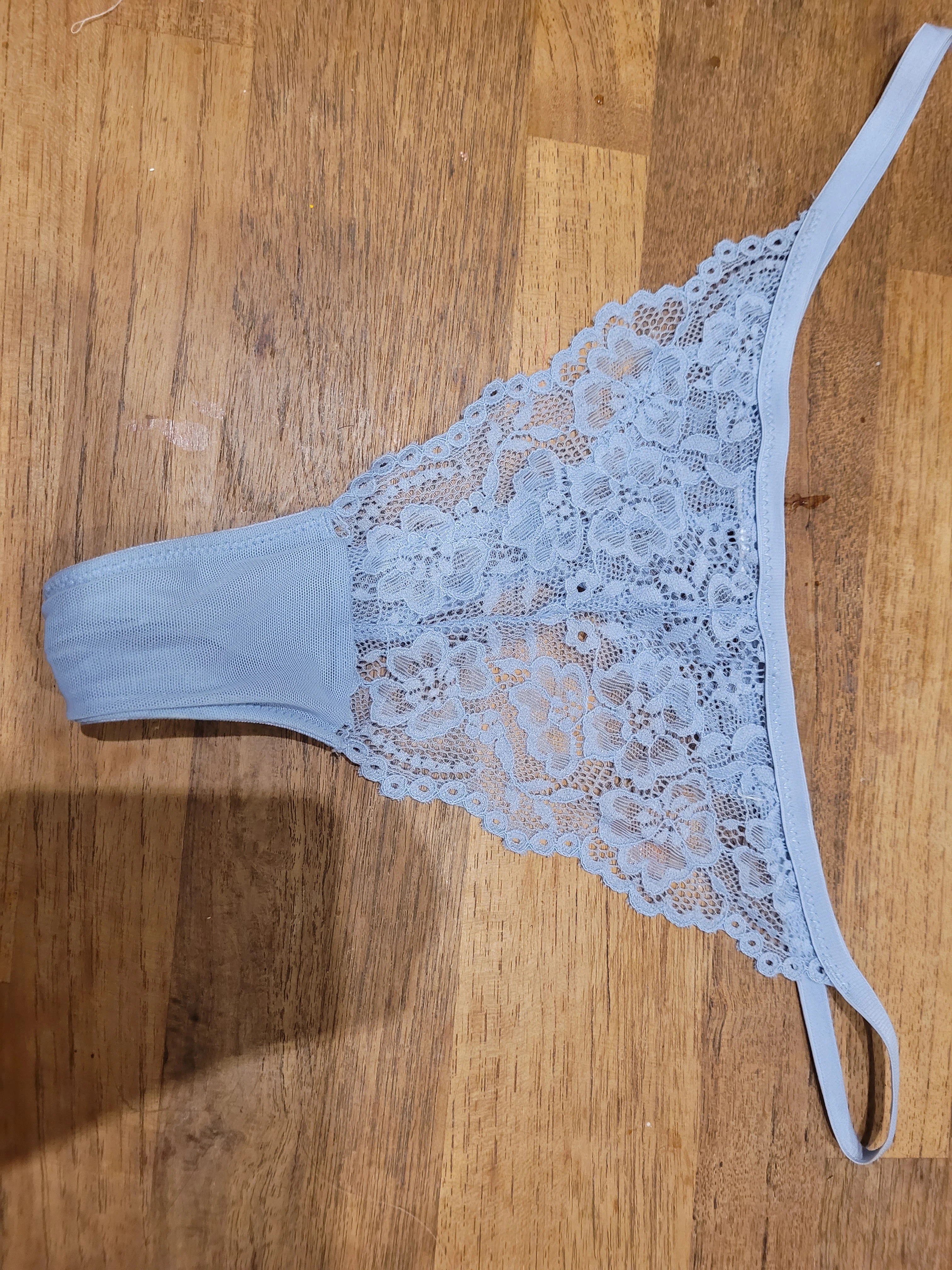 Photo de Culotte string sale du 28 janvier