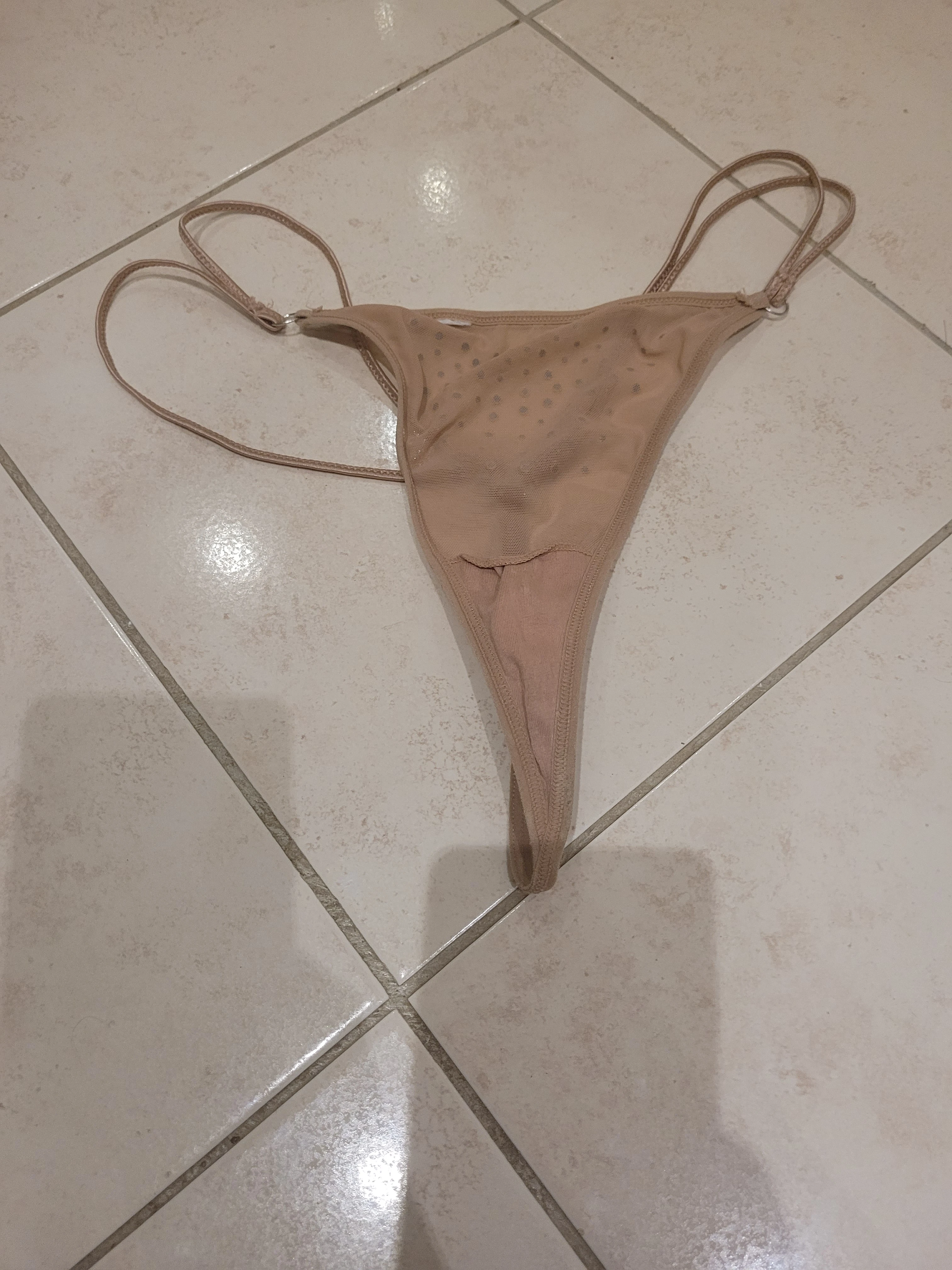 Photo de Culotte string sale du 12 janvier