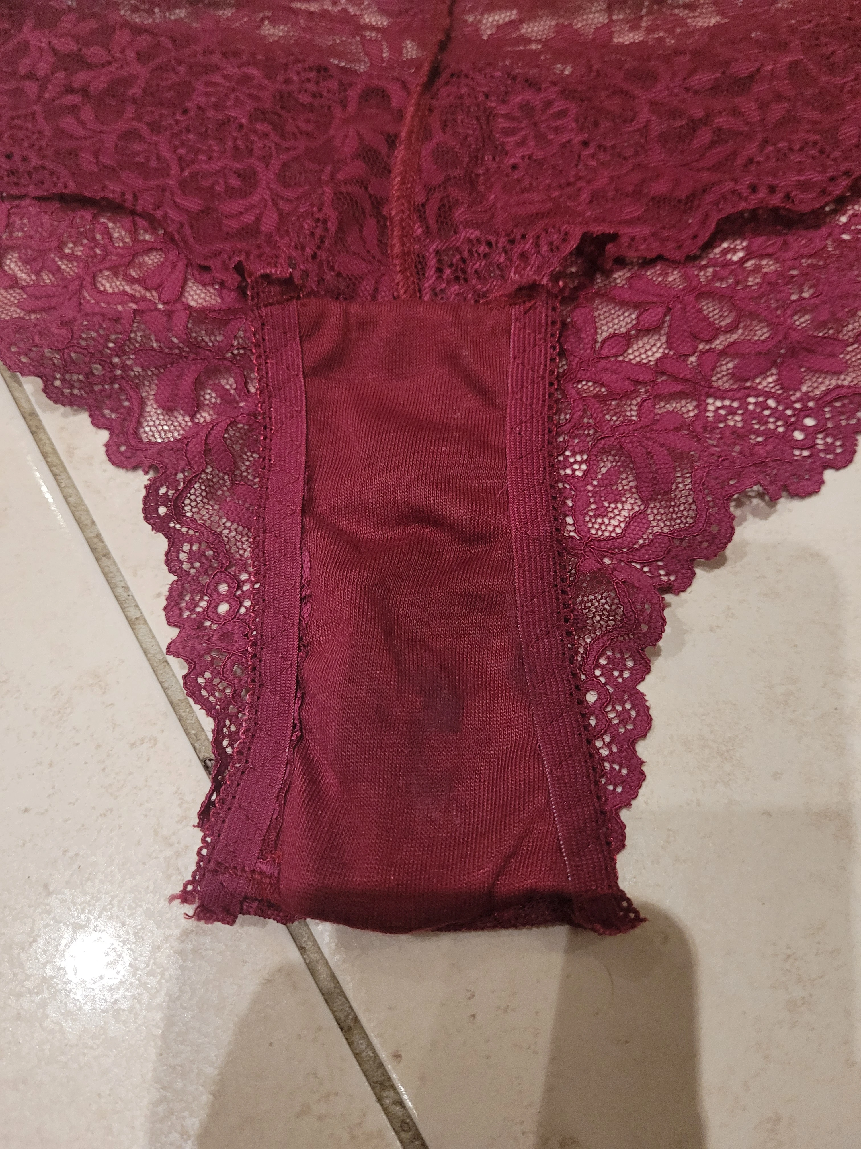 Photo de Culotte sale en soirée étudiante ! 19 décembre