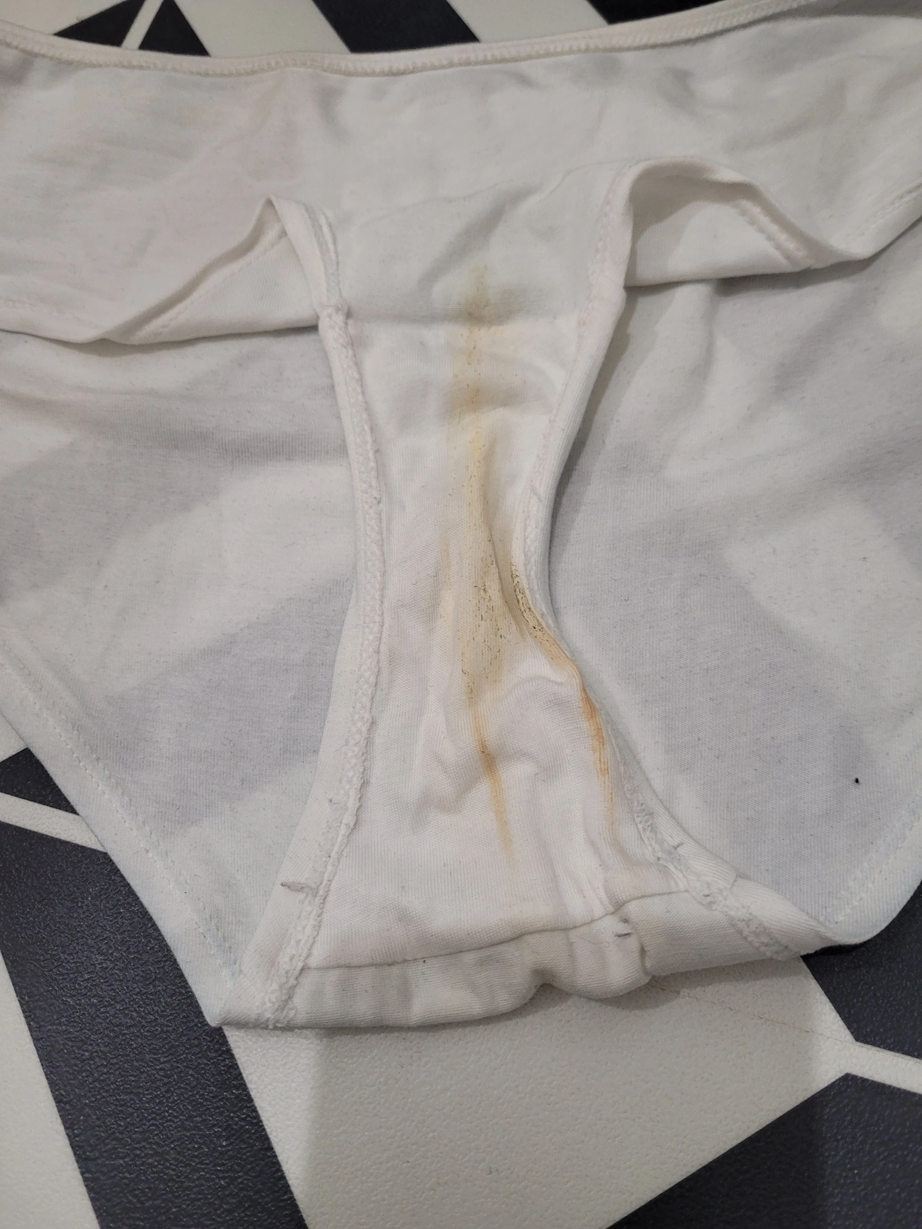 Photo de Culotte sale qui déc0uche ! 11 décembre