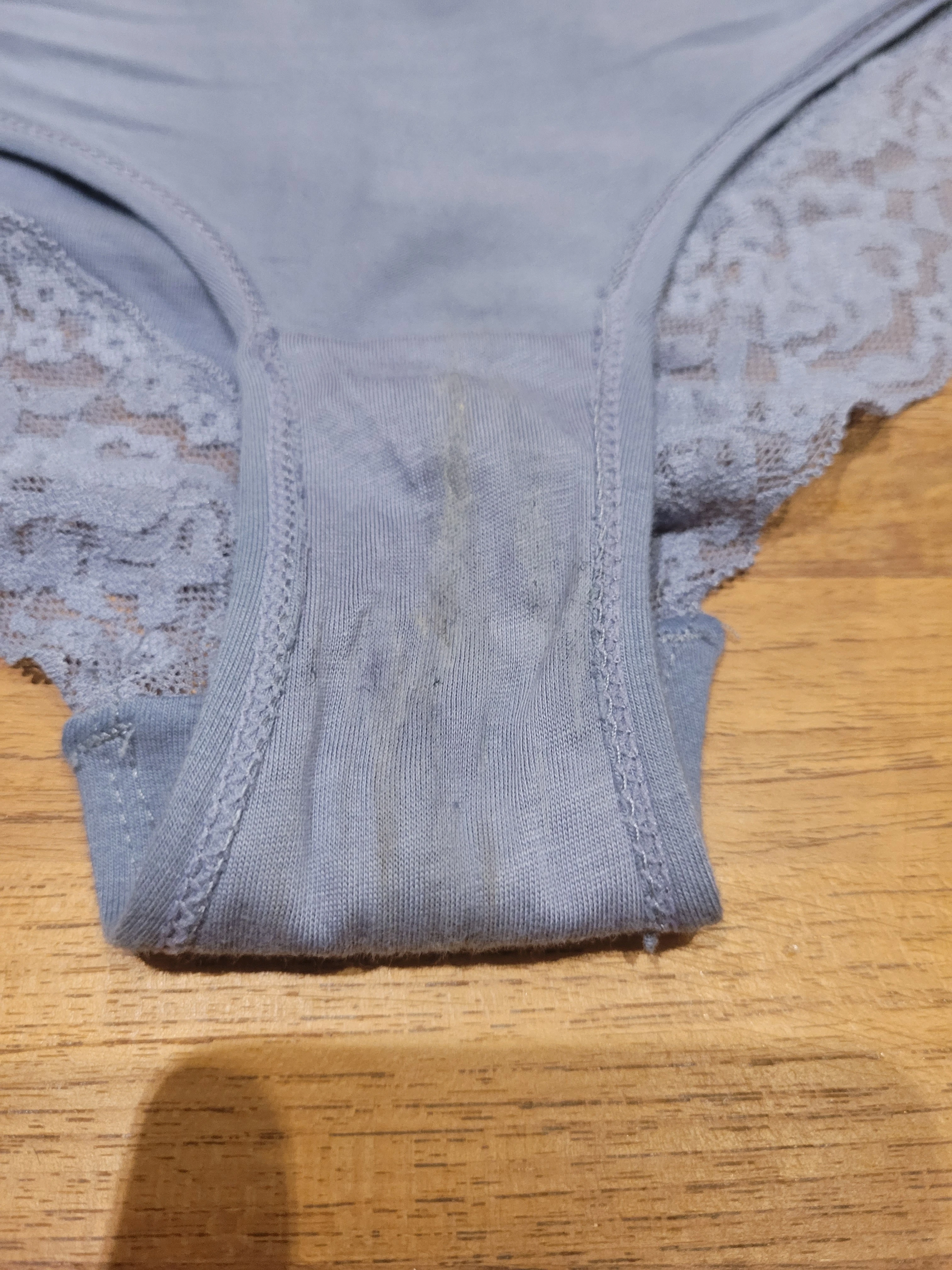 Photo de Culotte sale en soirée ! 15 novembre