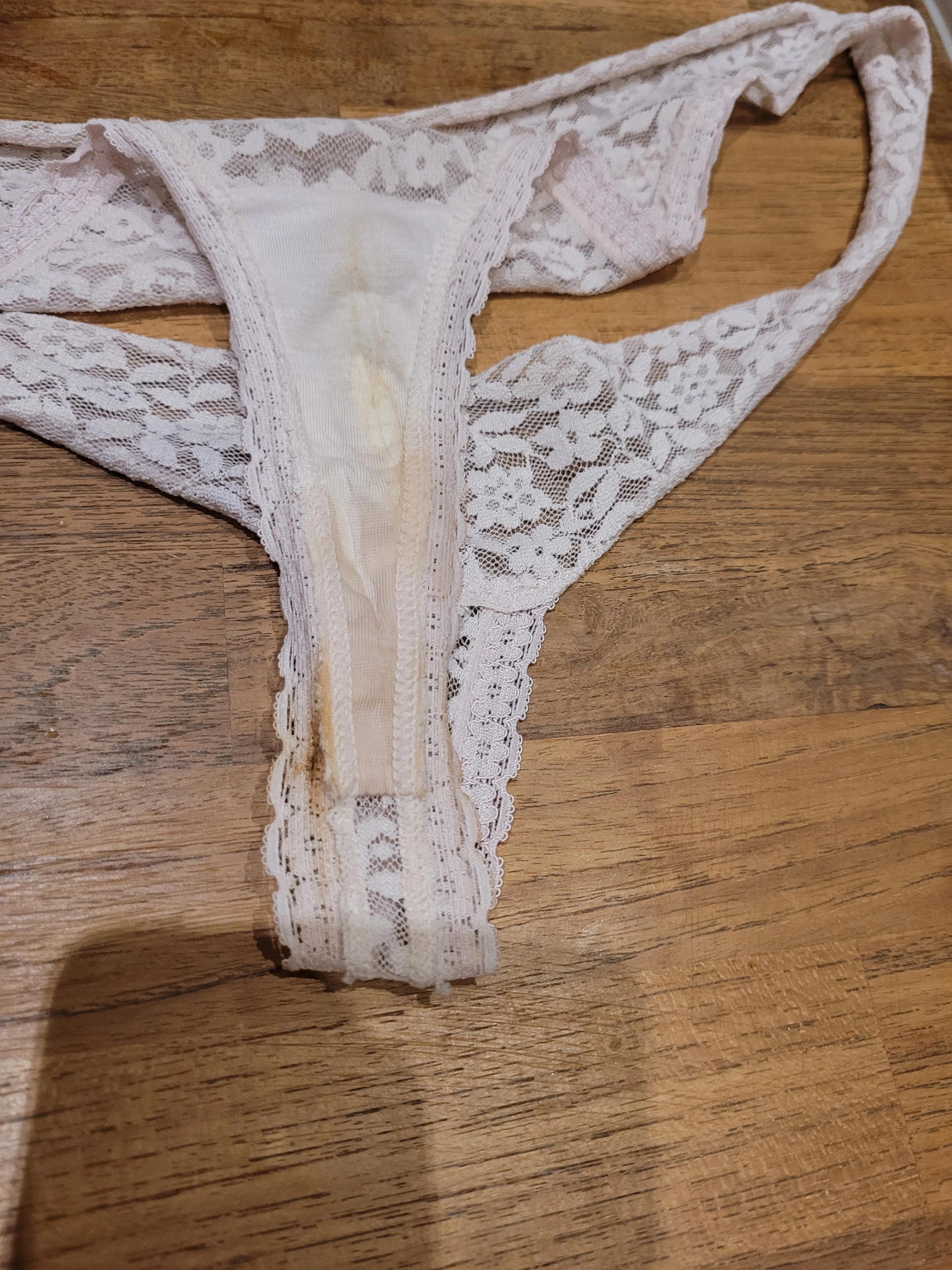 Photo de Culotte tanga sale du 5 novembre !