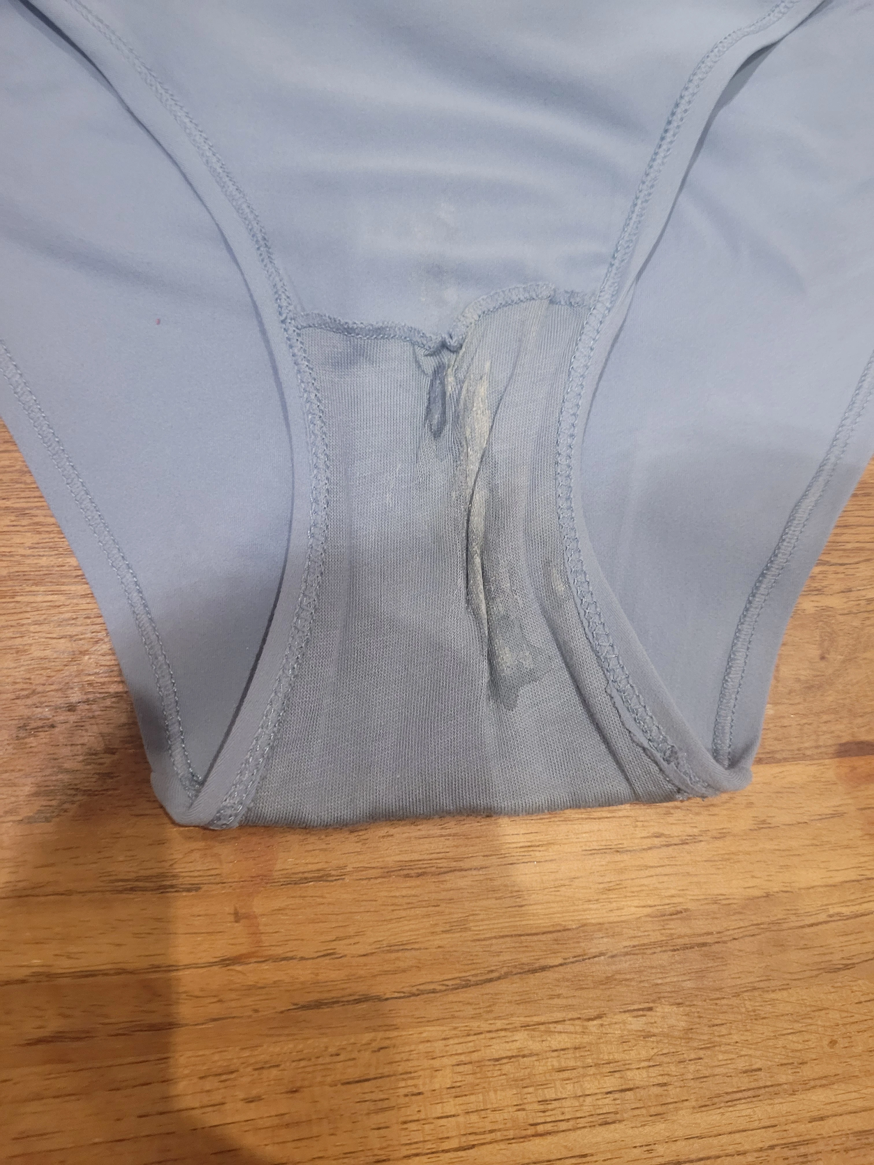 Photo de Culotte sale et sexe en voiture ! 27...
