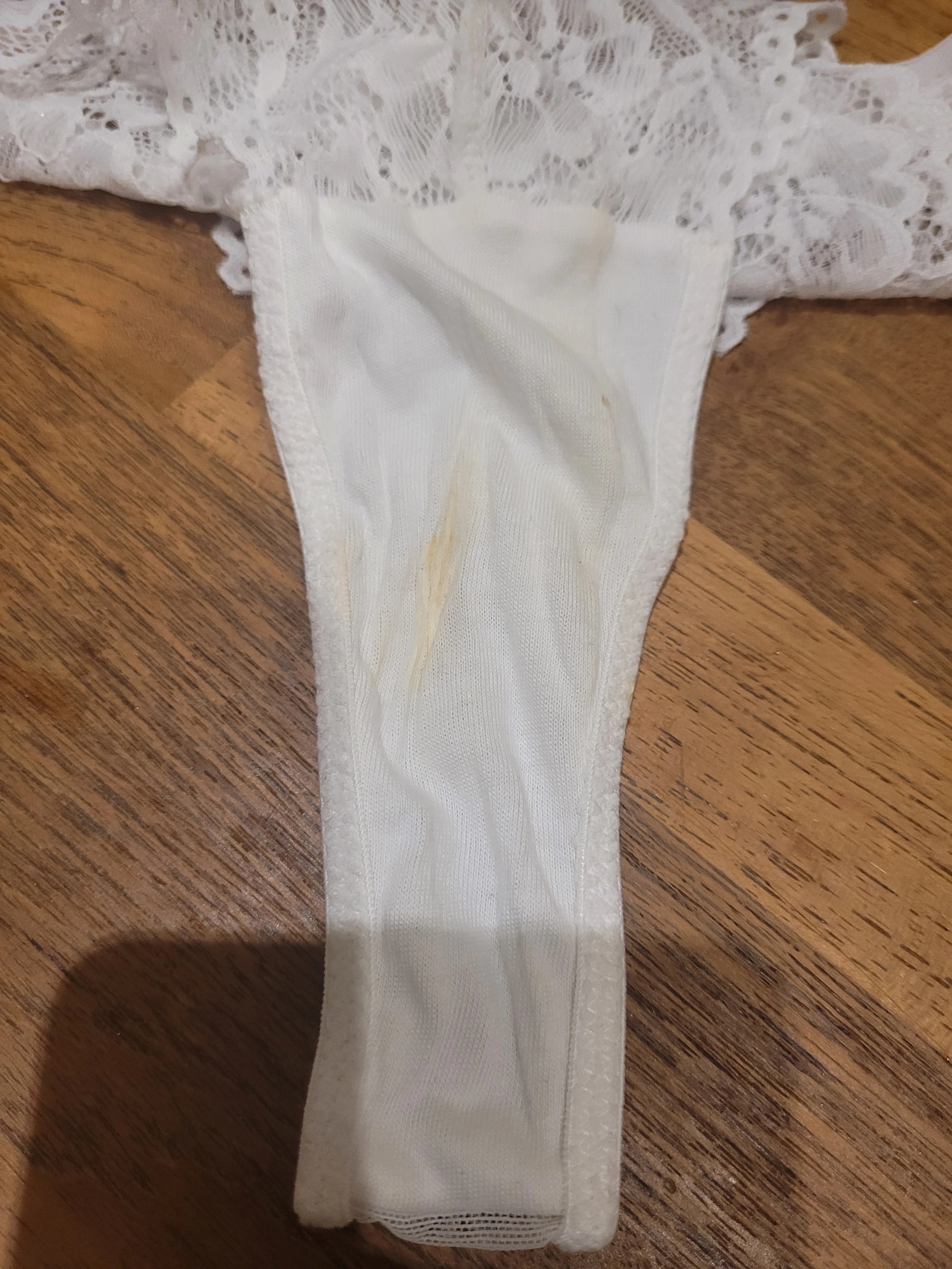 Photo de Culotte string sale du 5 octobre