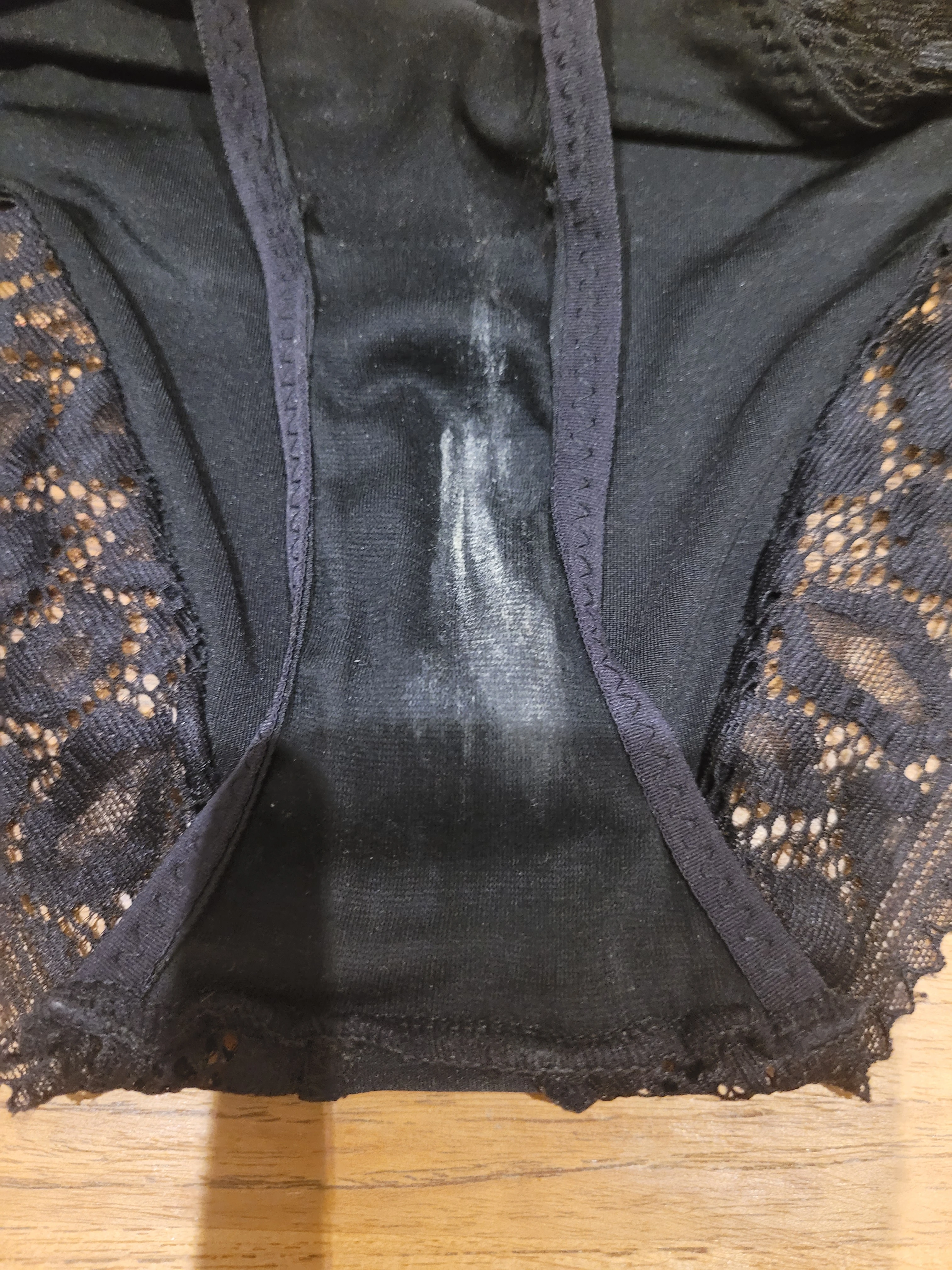 Photo de Culotte sale en boîte de nuit !