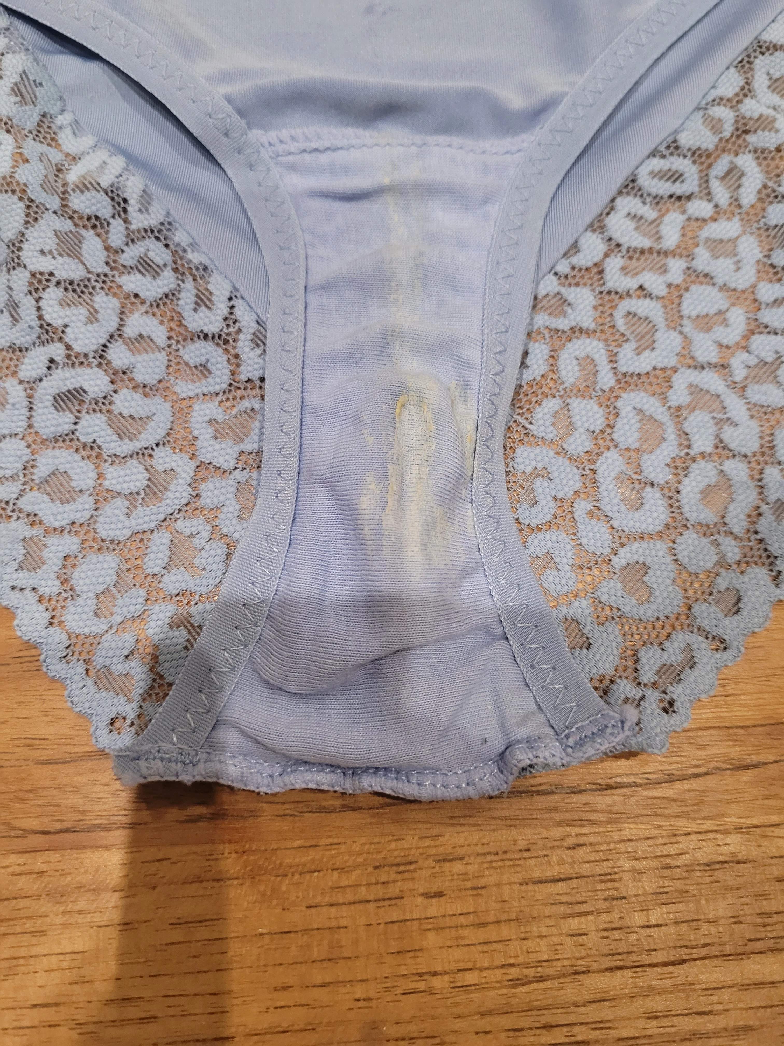 Photo de Culotte sale en week-end tantrique 1 – 28...