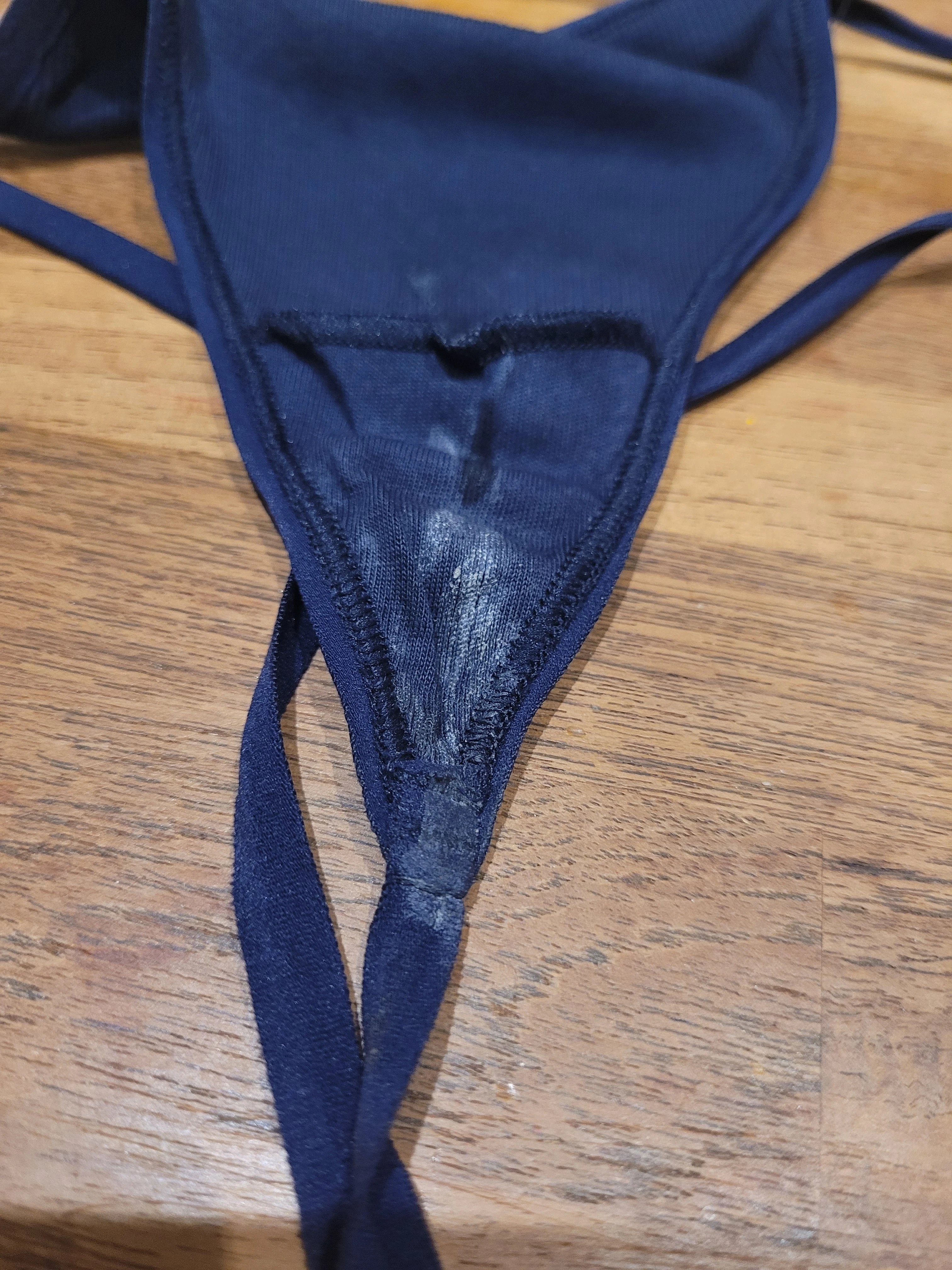 Photo de Culotte string sale et plaisirs solitaires ! 17...