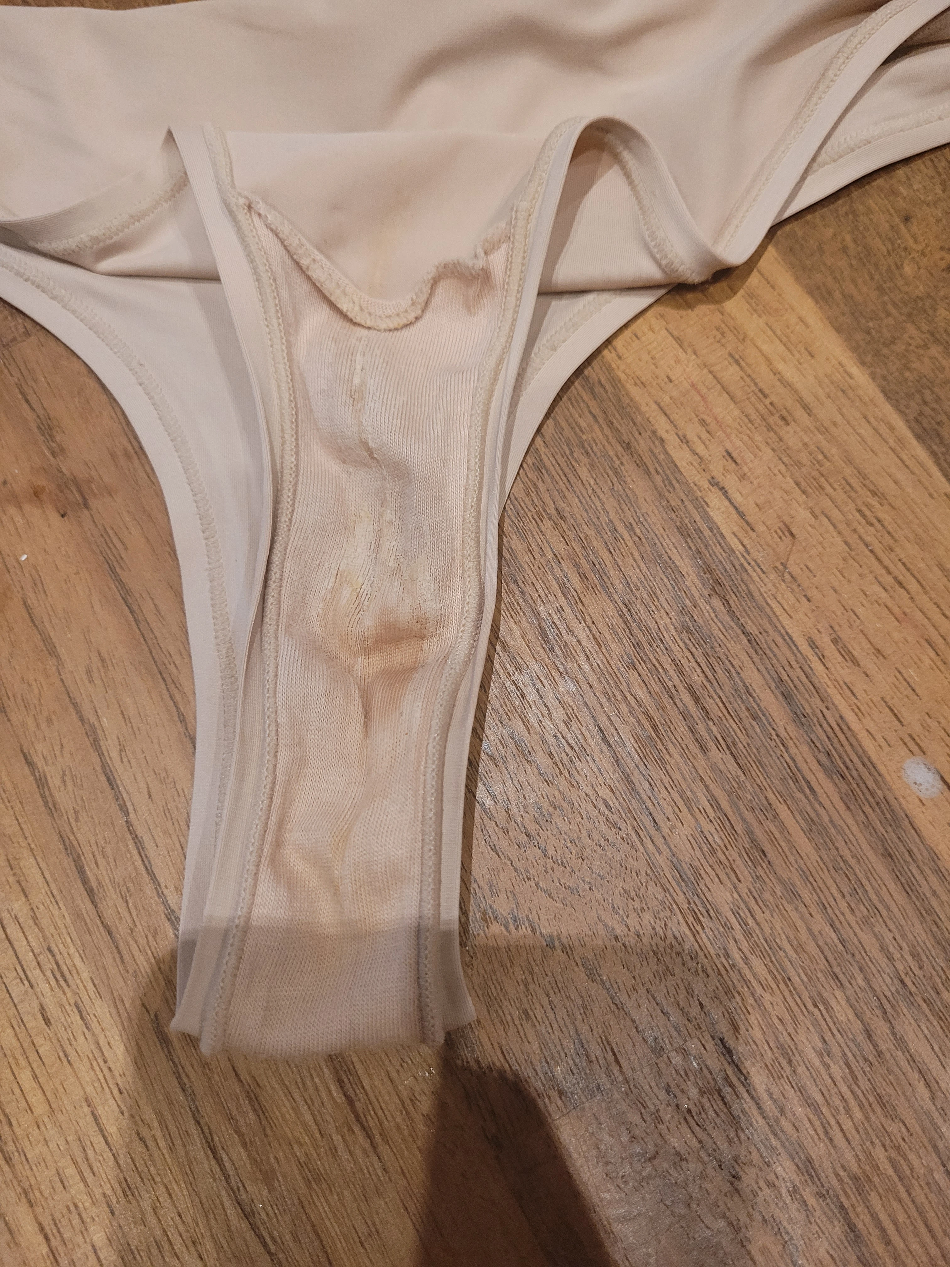 Photo de Culotte sale 1 nuit et 1 jour !
