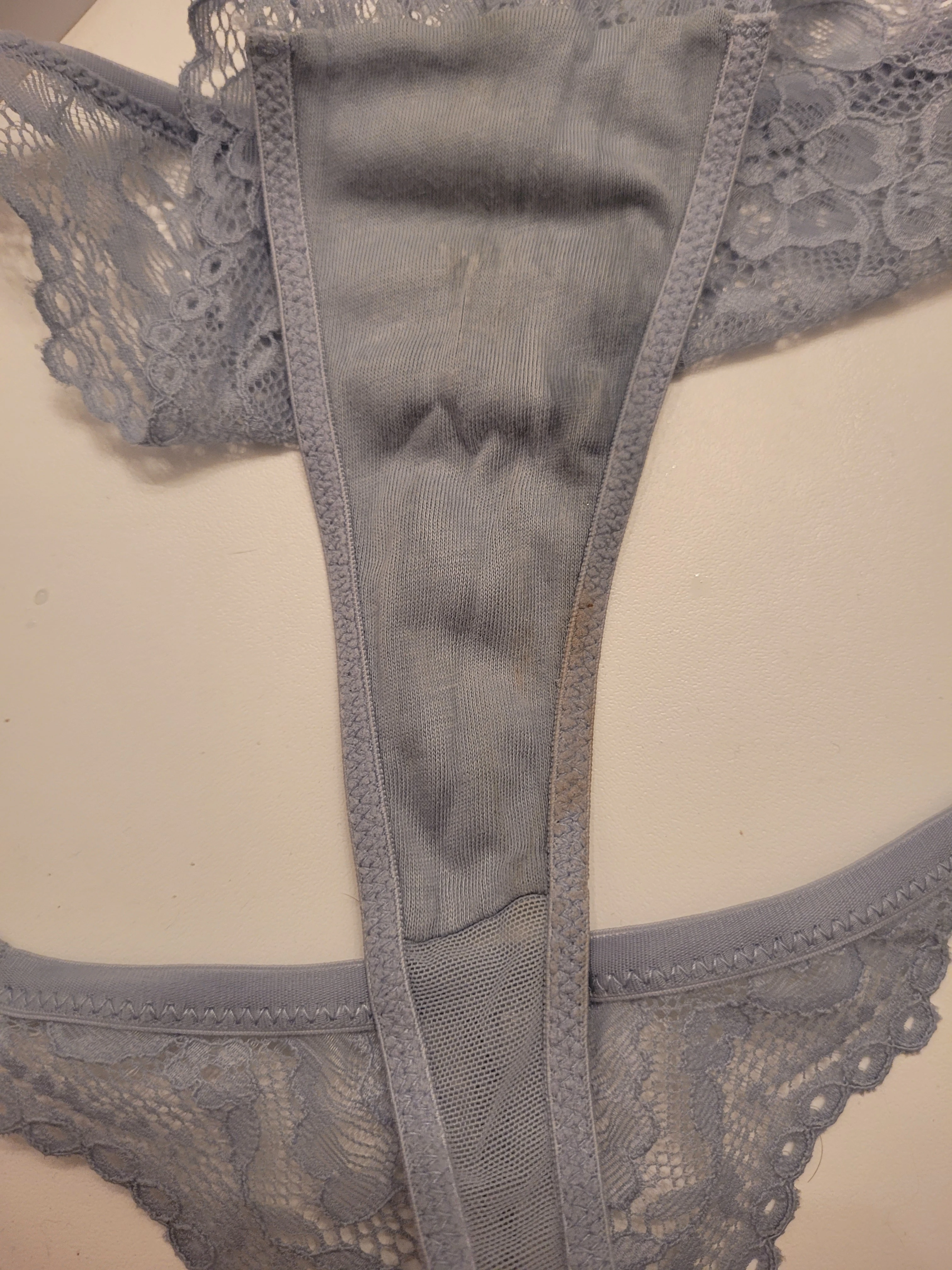 Photo de Culotte string sale et strip poker !