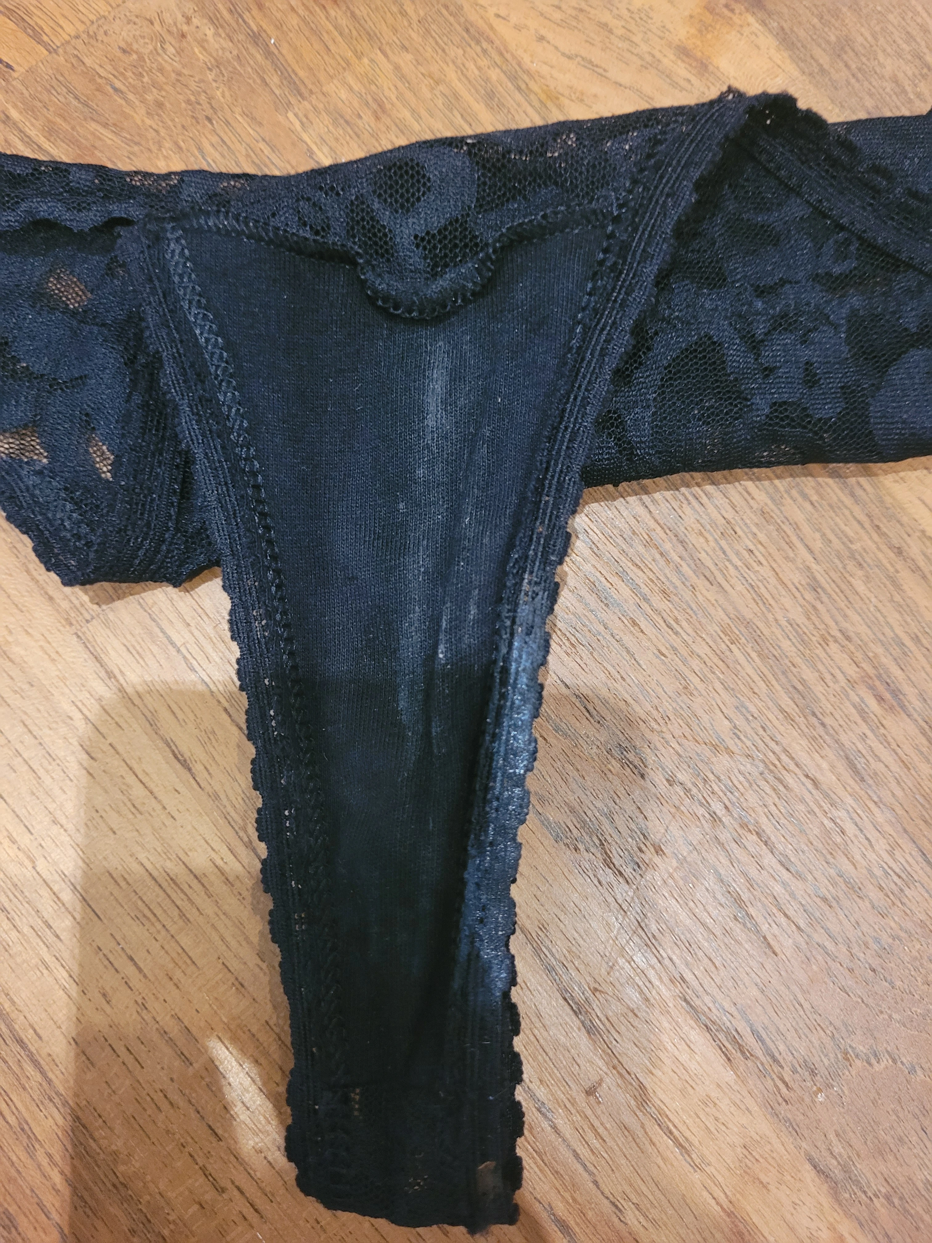 Photo de Culotte sale portée 1 jour et demi !...