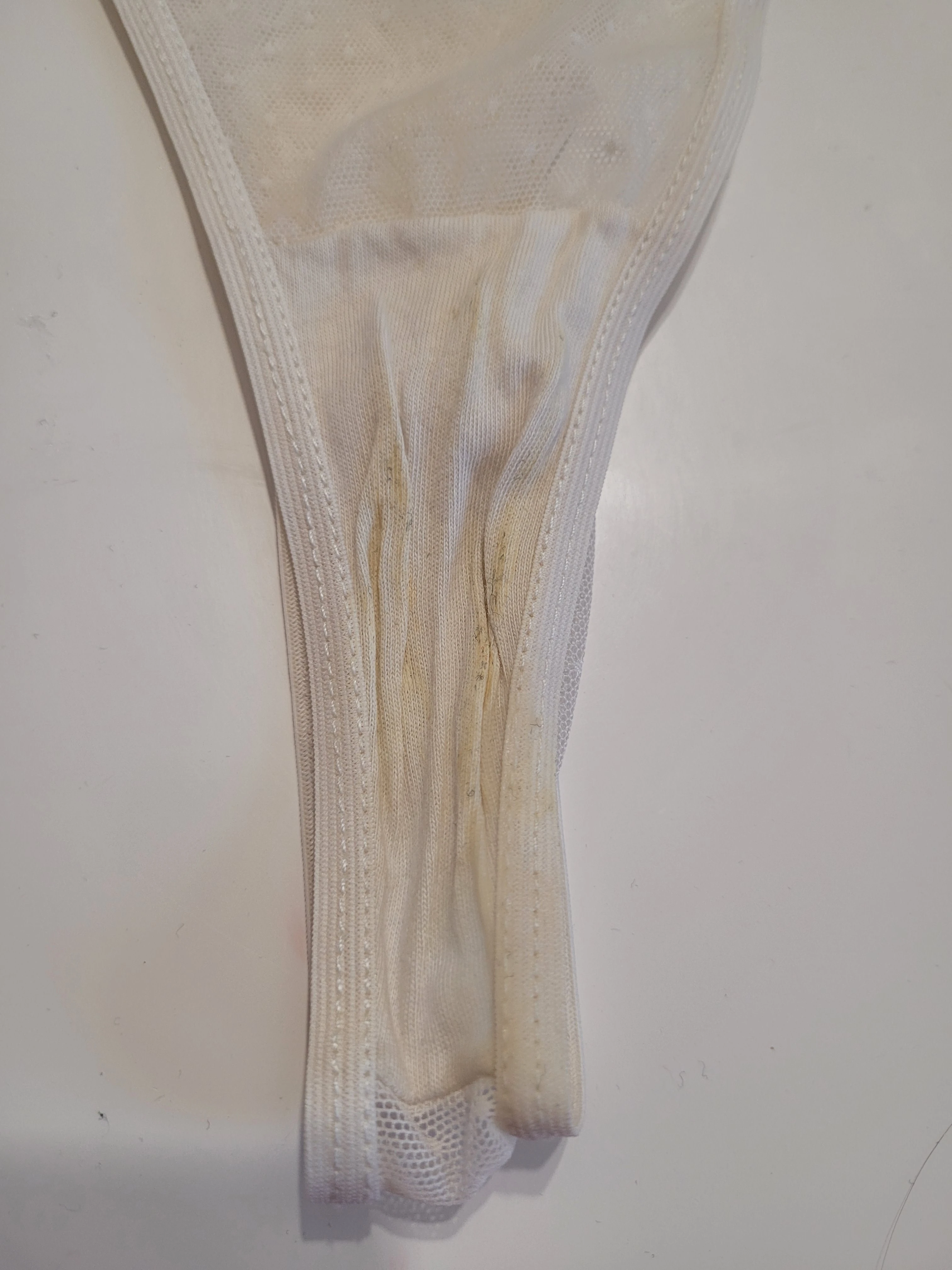 Photo de Culotte string sale du jour ! 11 avril