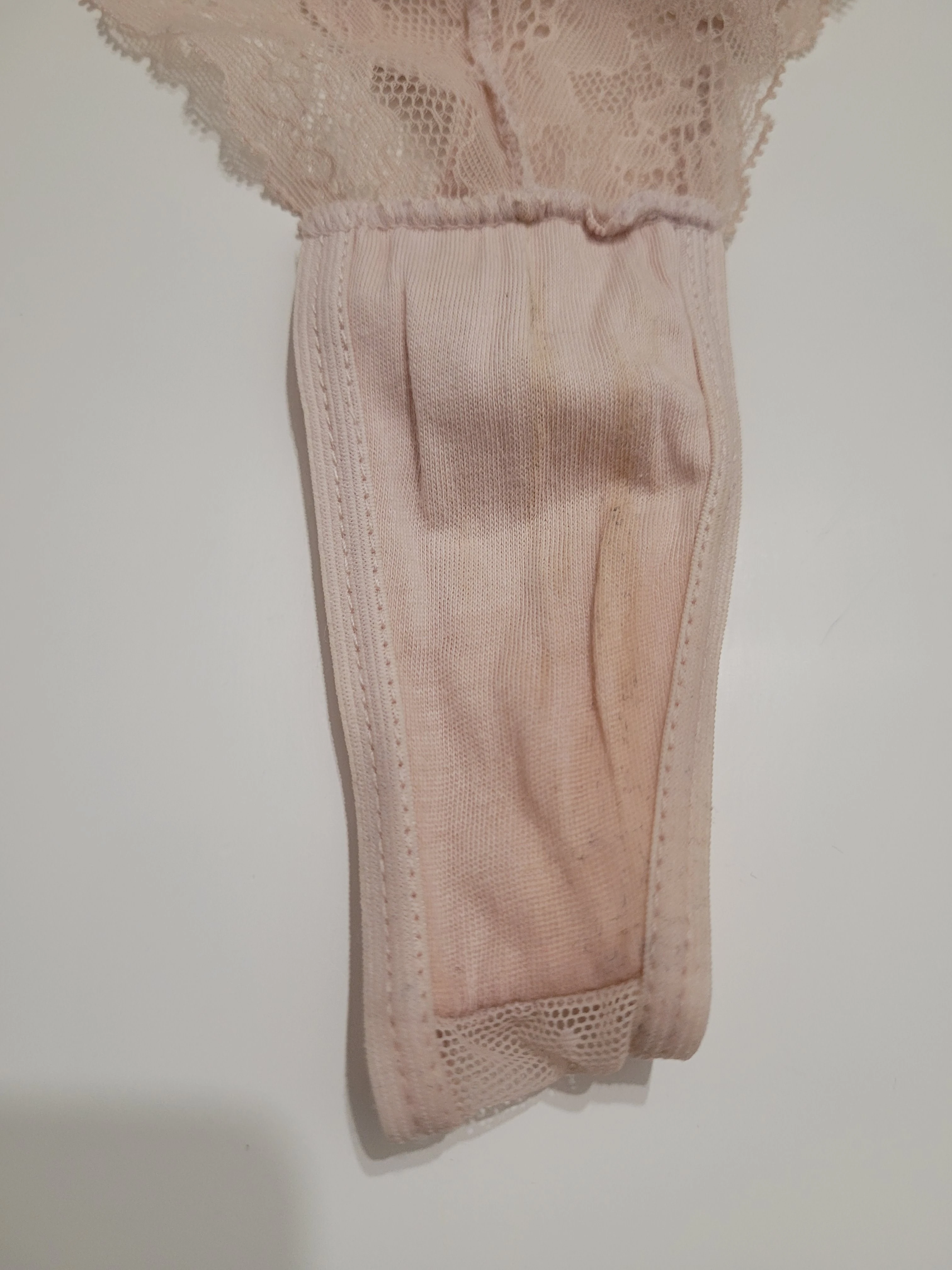 Photo de Culotte sale et uri*ne – 1er avril