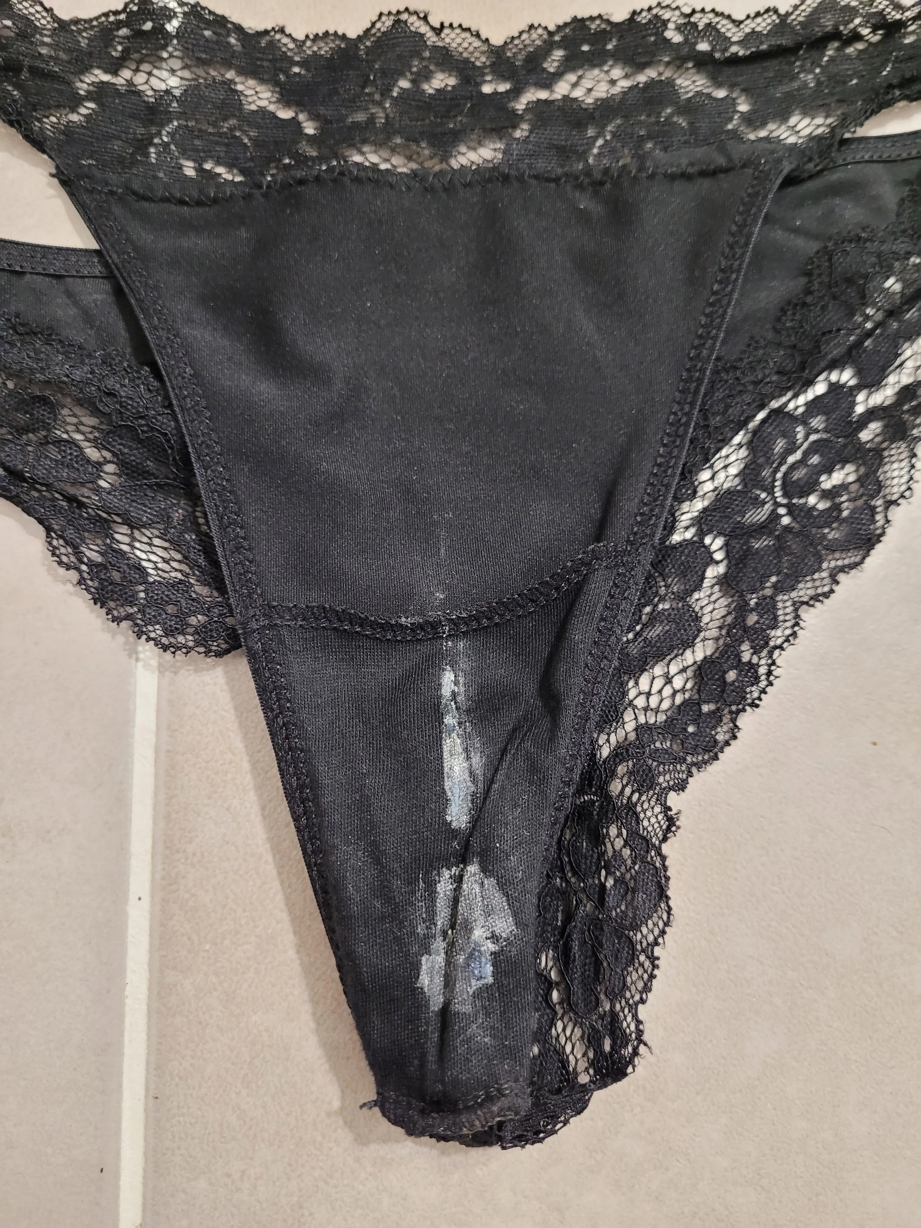 Photo de Culotte sale et bricoleuse ! 30 mars