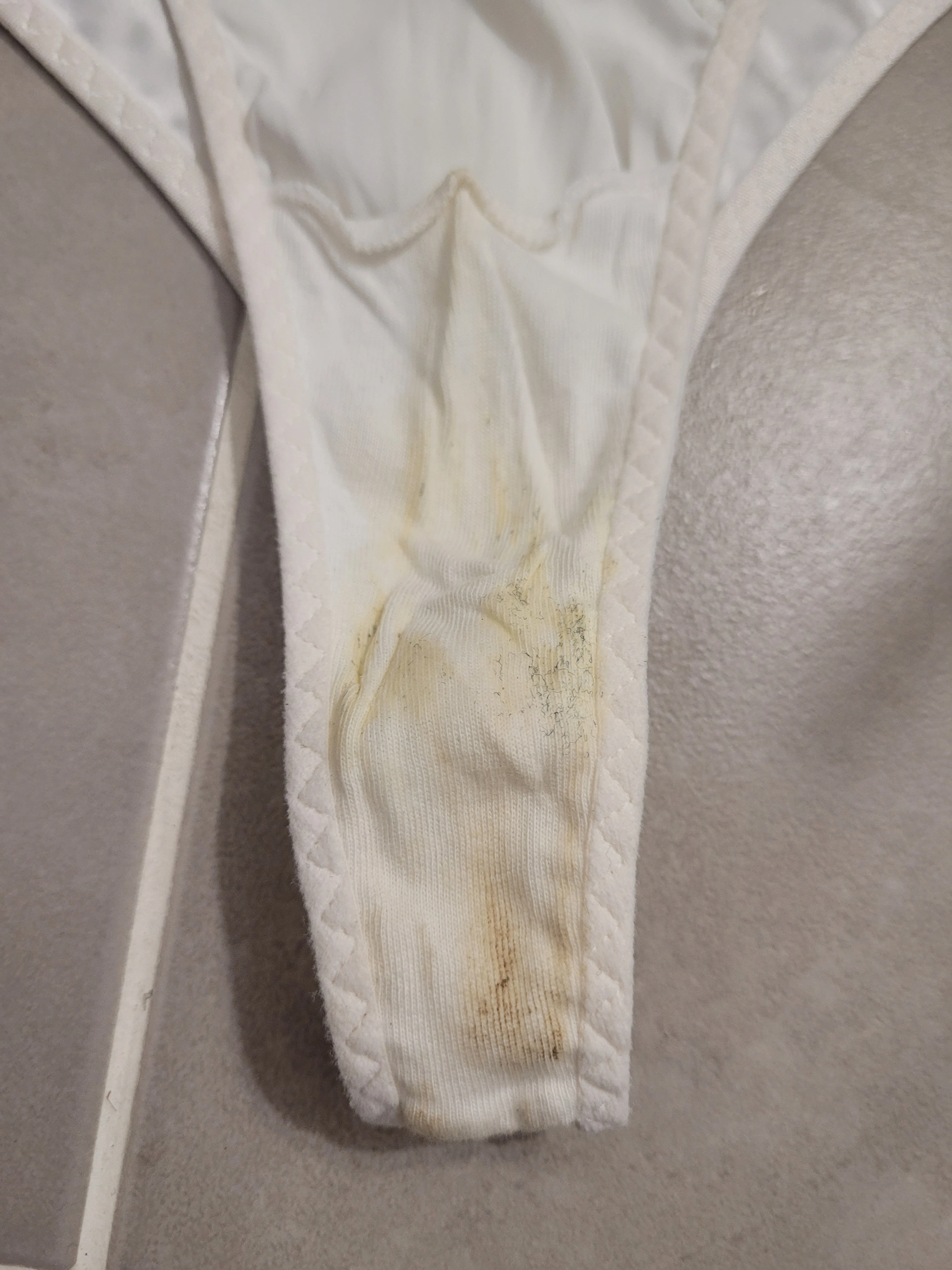 Photo de Culotte très sale et très odorante ! 21...