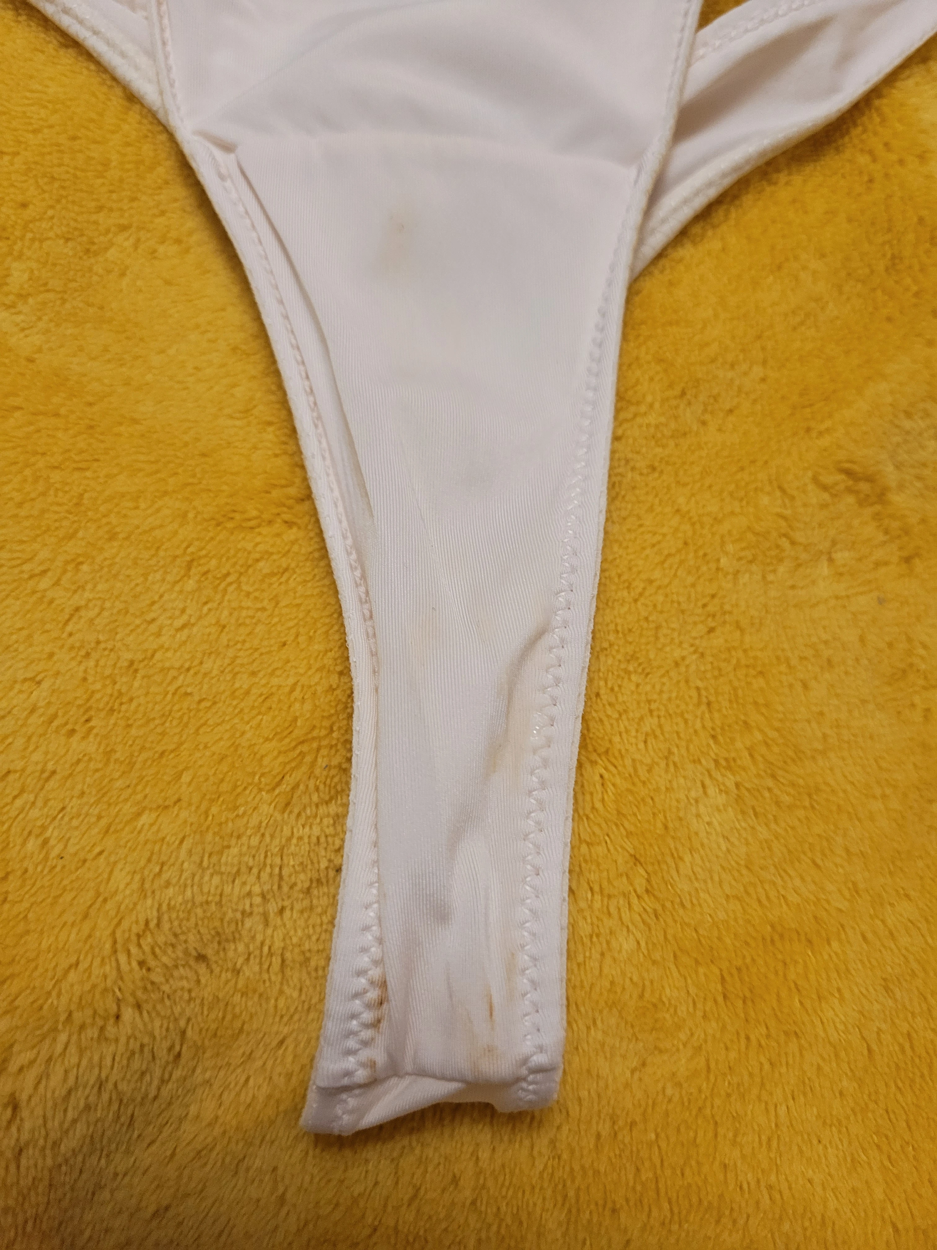 Photo de Culotte sale et sexuelle portée le 6 mars