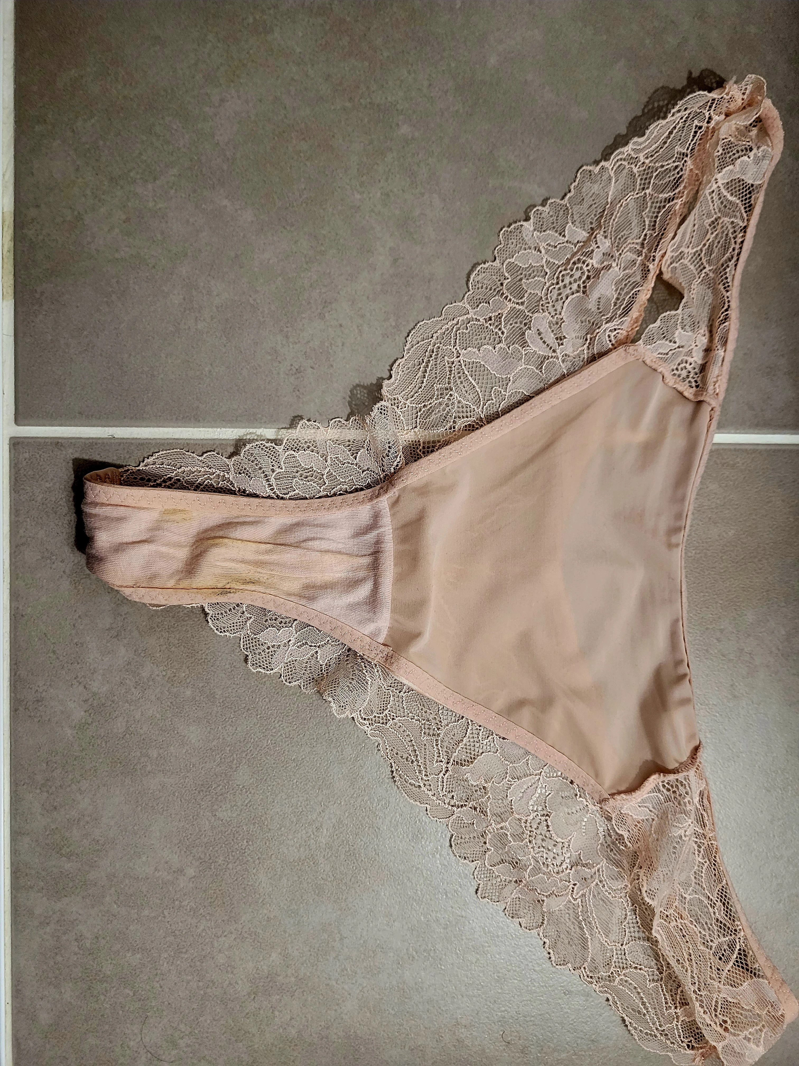 Photo de Culotte sale autoritaire ! 📏 26 janvier