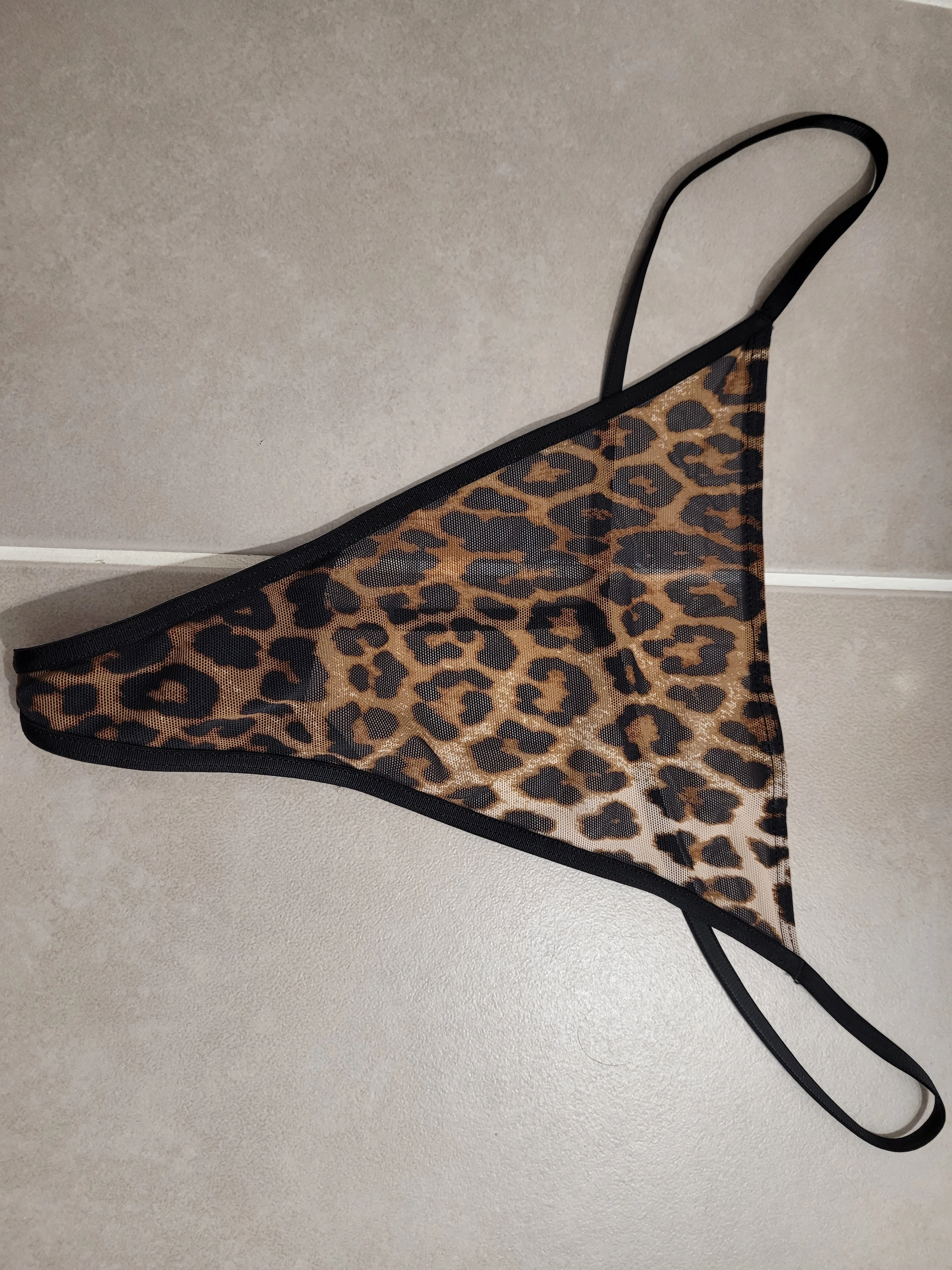 Photo de Culotte string sale et sauvage ! Portée le...