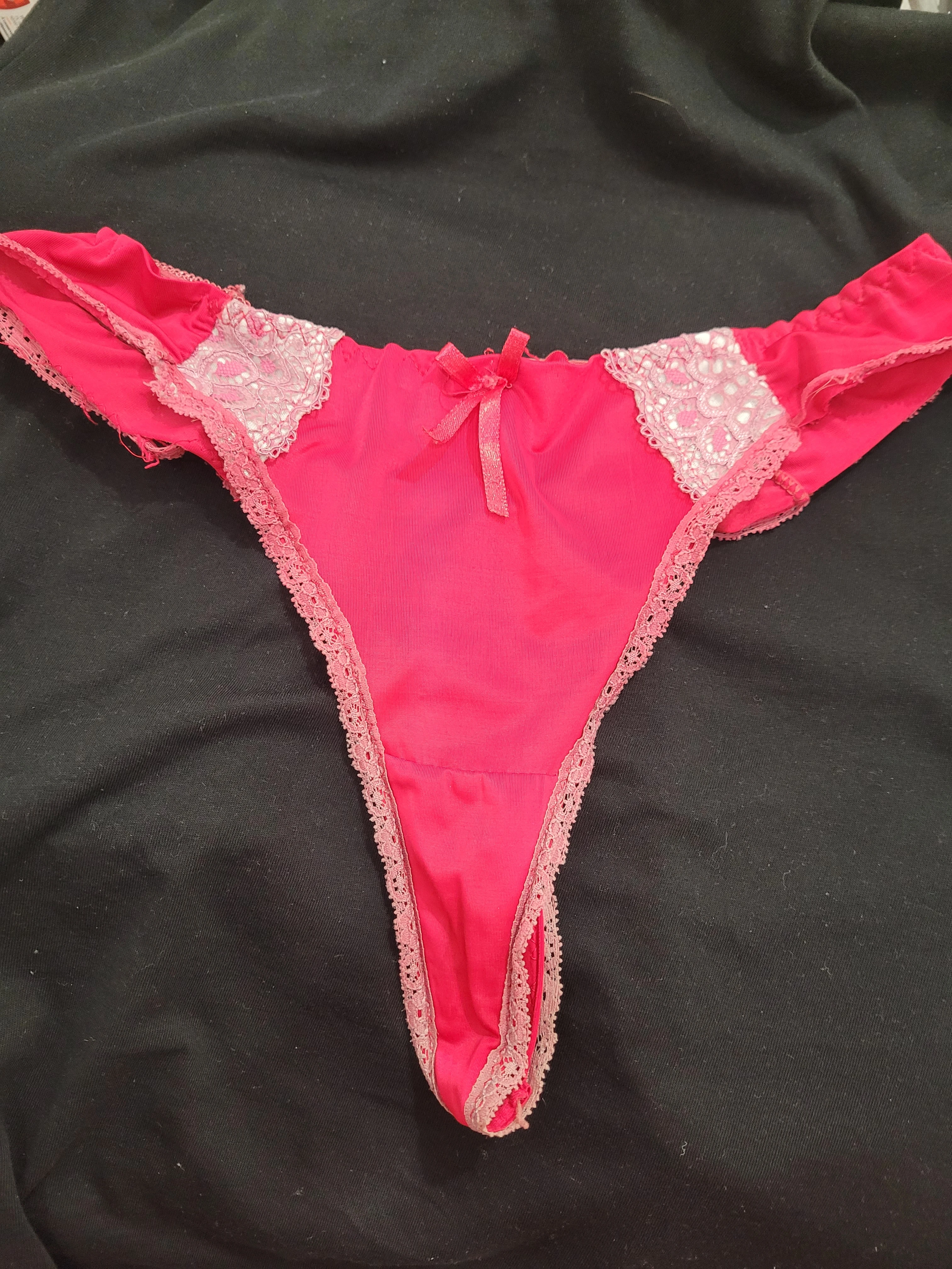 Photo de Culotte sale rose de 8 ans au bar🍹...