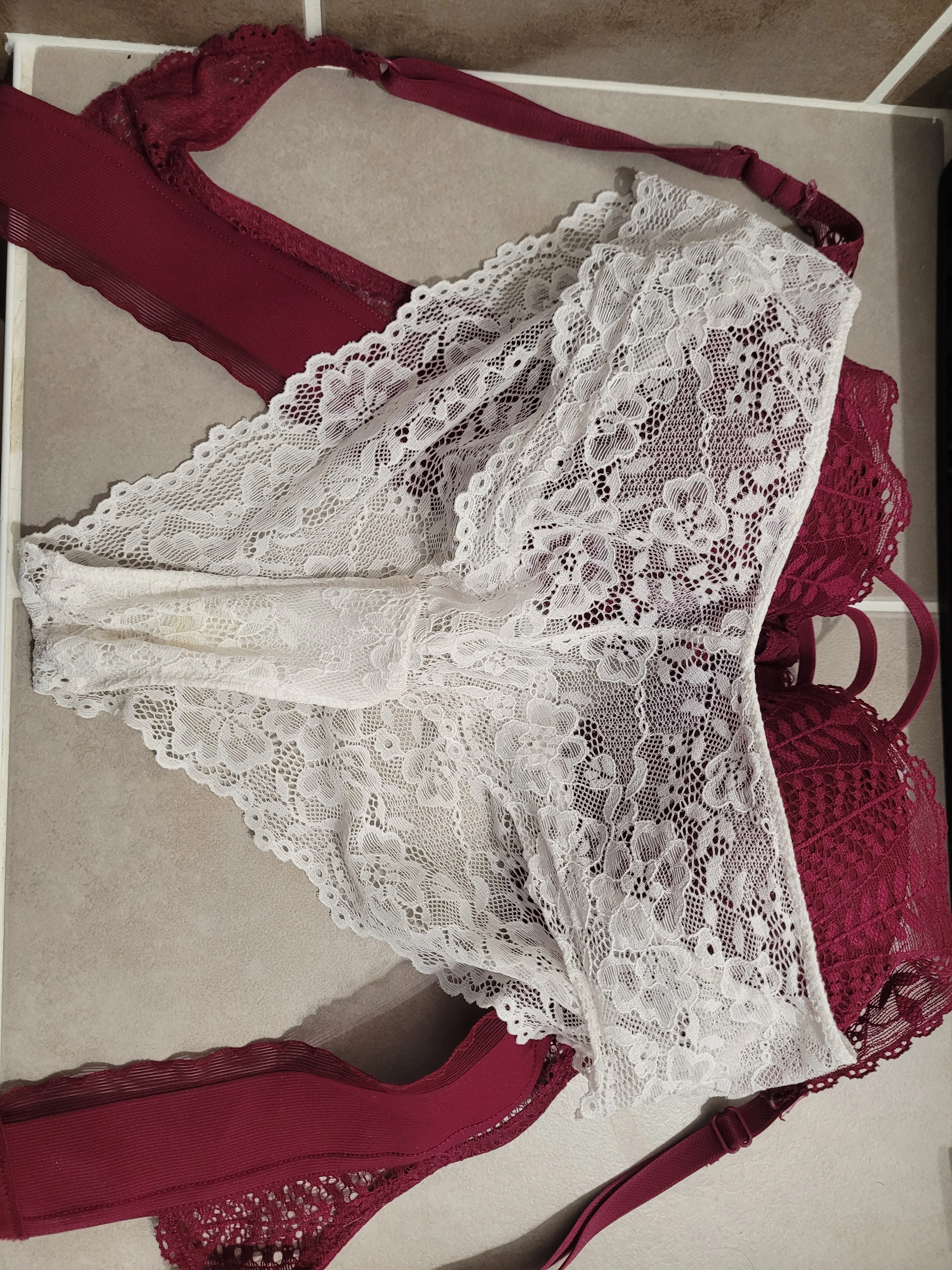 Photo de Culotte sale toute émue ! Portée le 10...