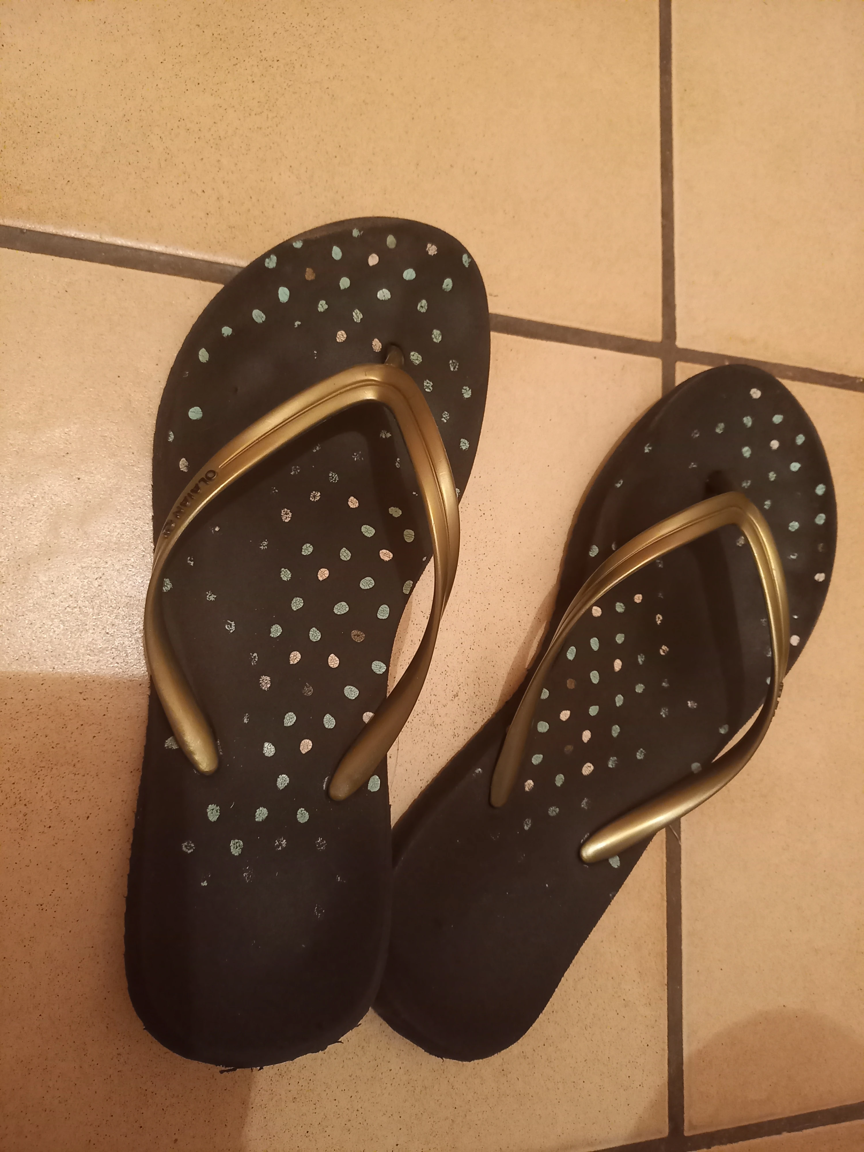 Photo de Vieille paire de tongs
