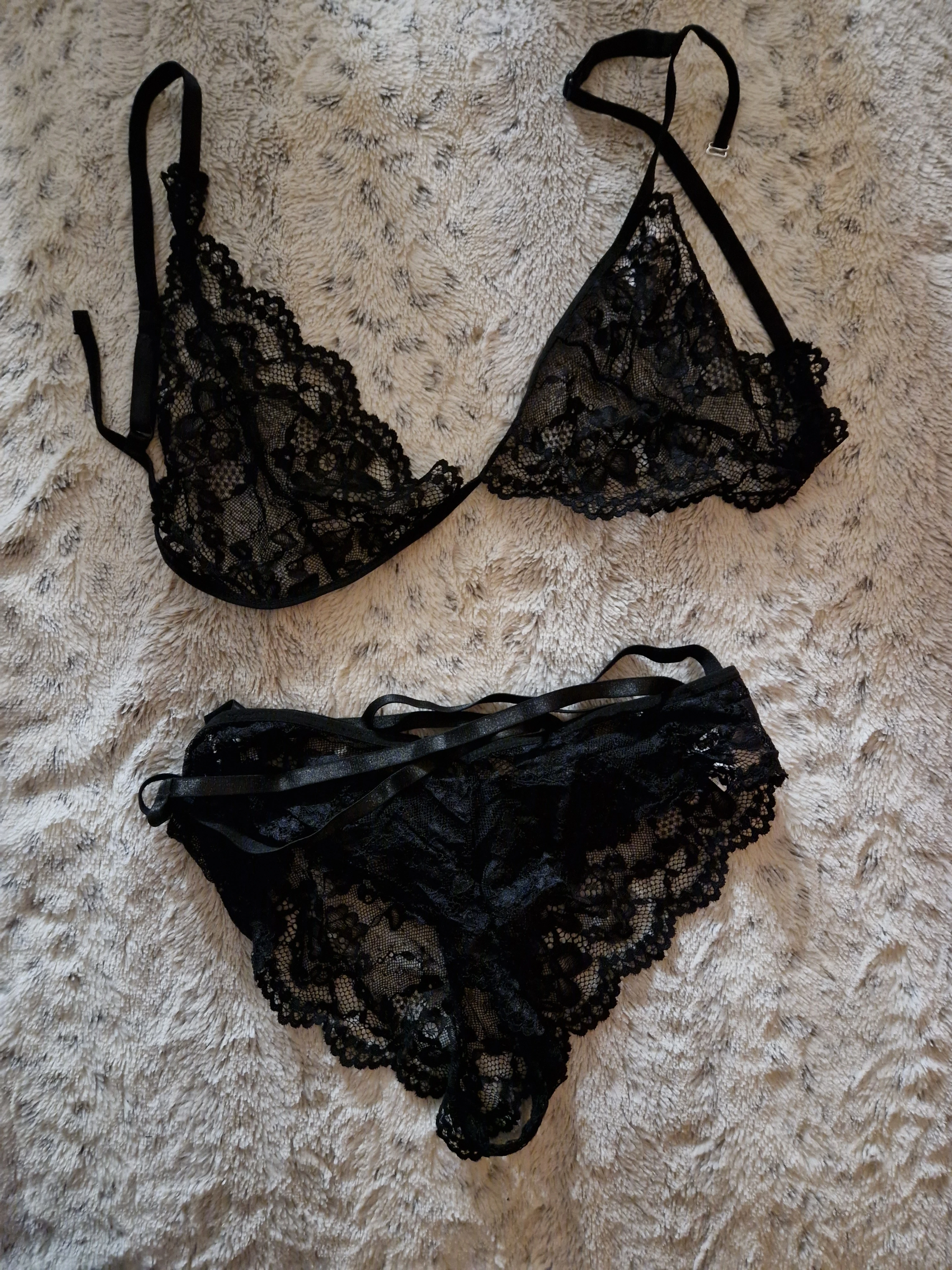 Photo de Ensemble sexy porté 48h + petite vidéo de...
