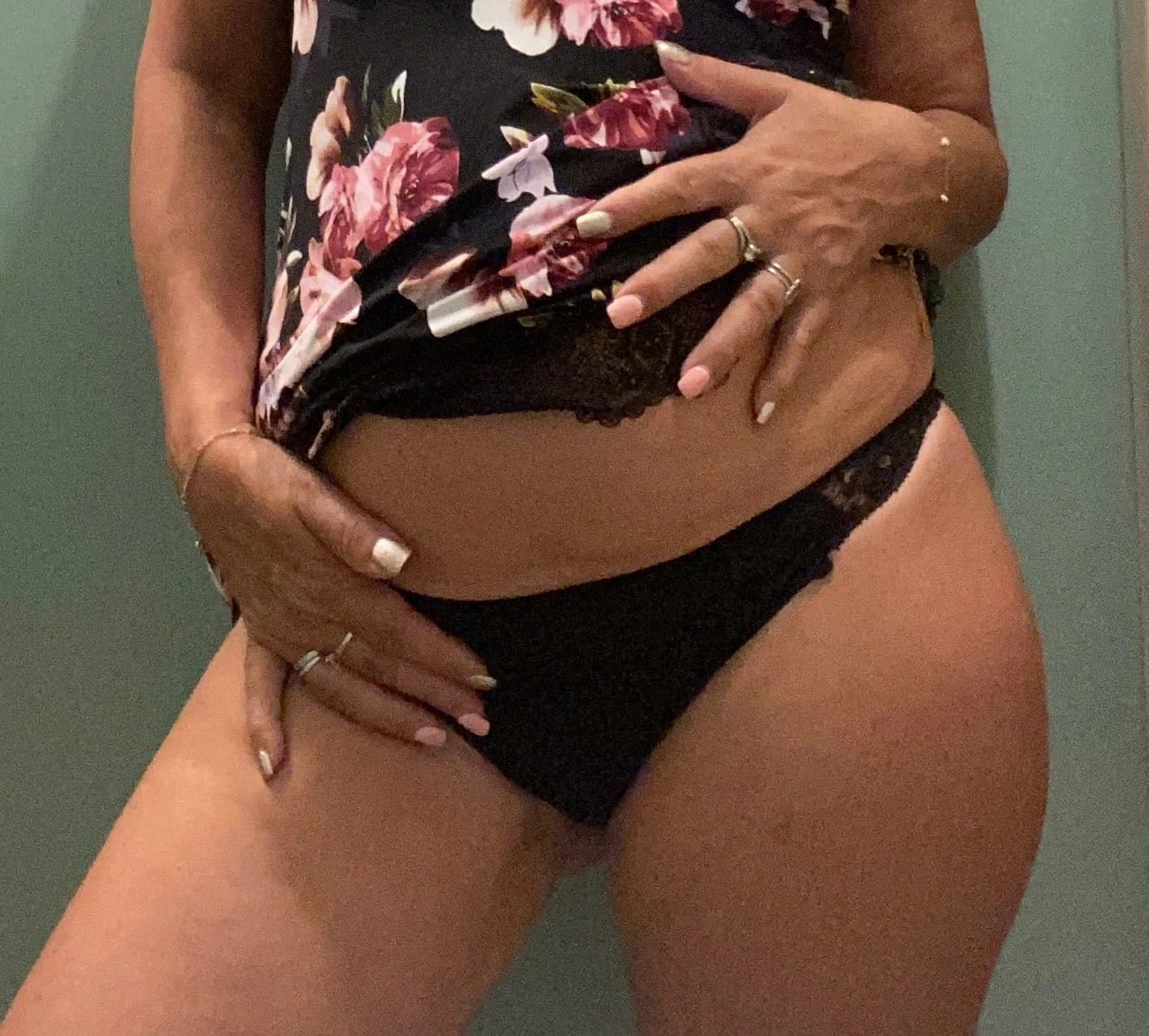 Photo de culotte noir femme mûre 💋