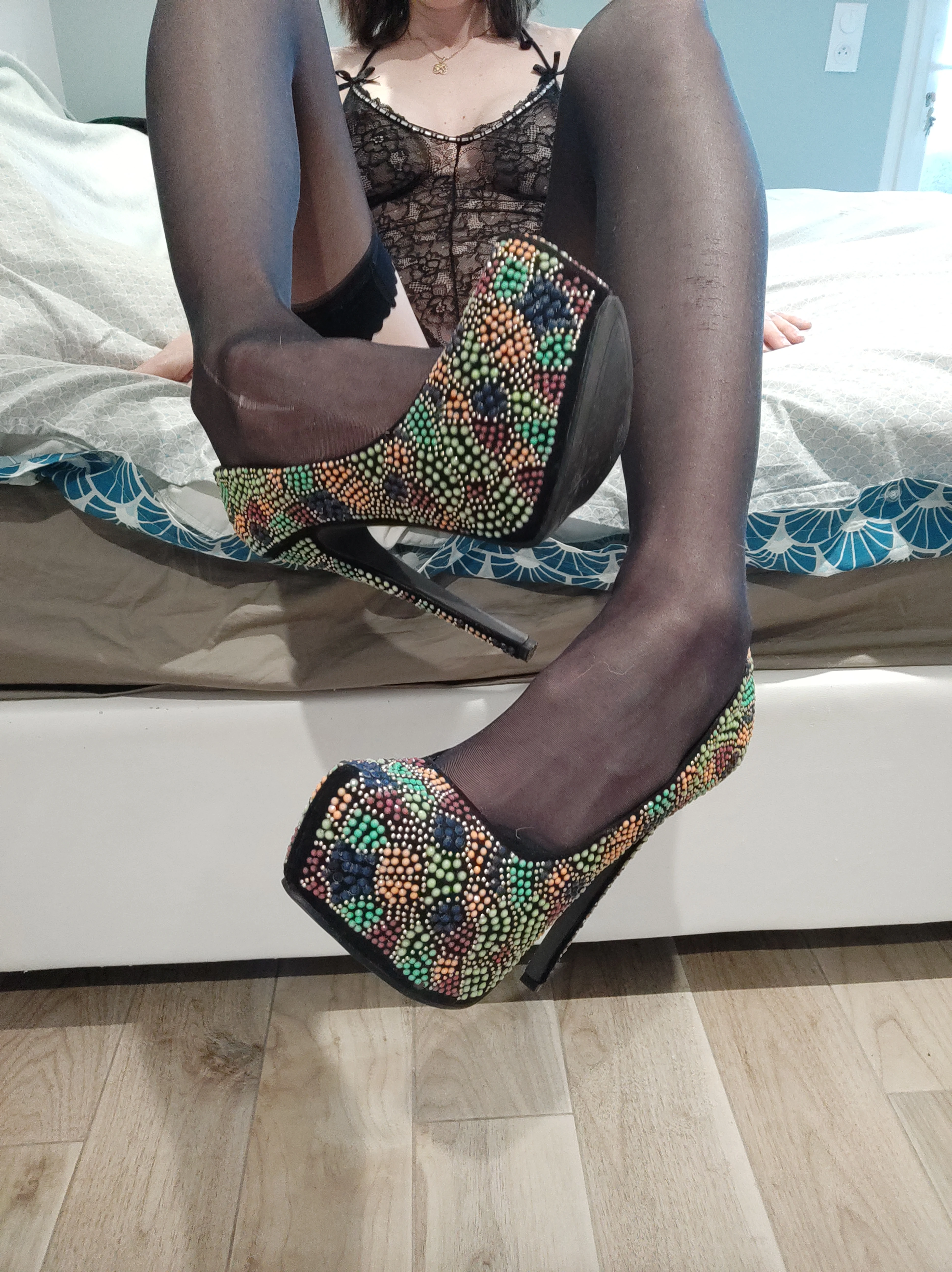 Photo de Chaussures talons aiguilles strass multicolore