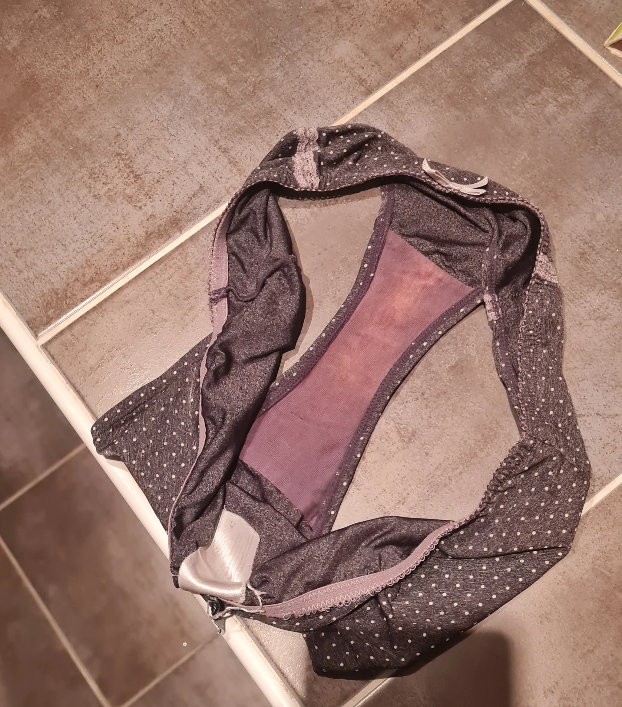 Photo de Petite culotte tâcher porter 48h