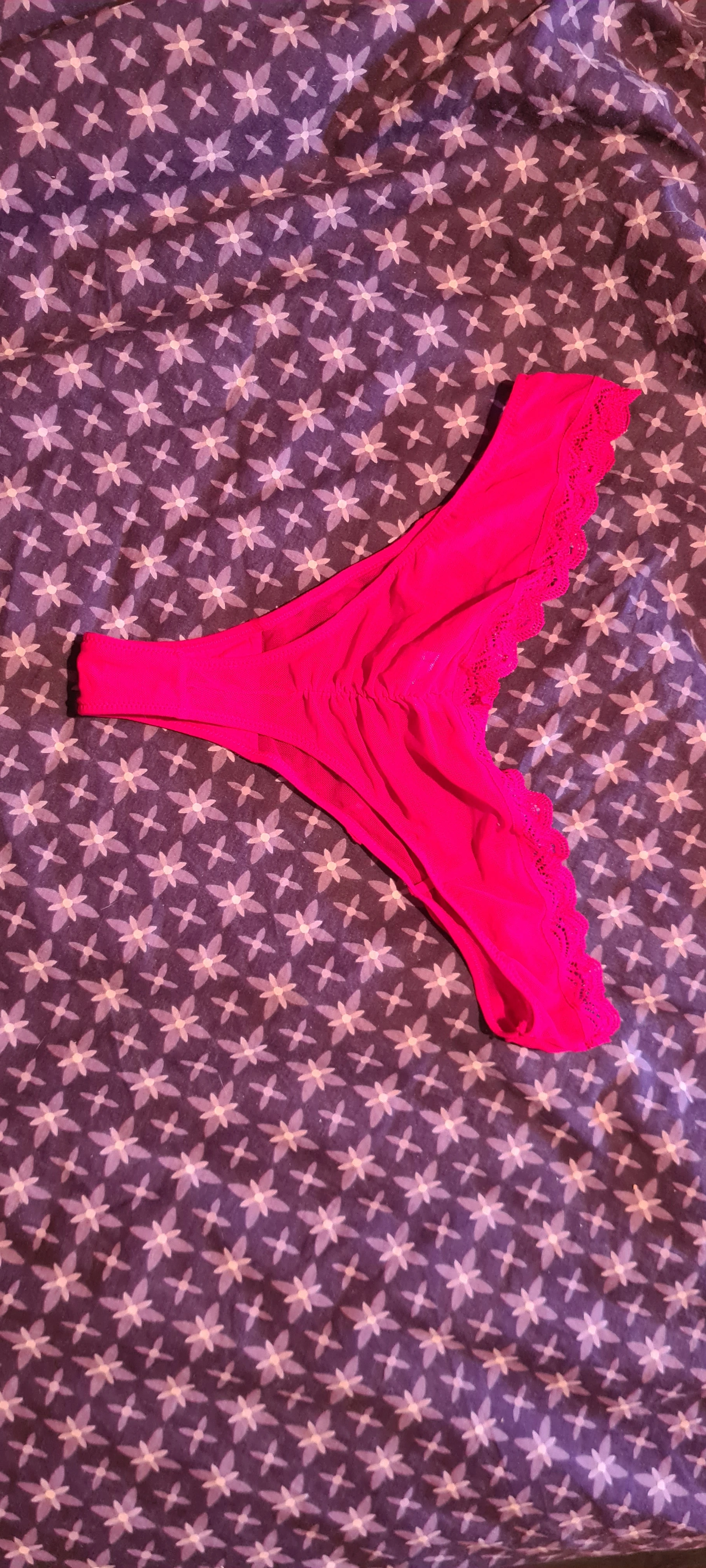 Photo de Mon petit string rose