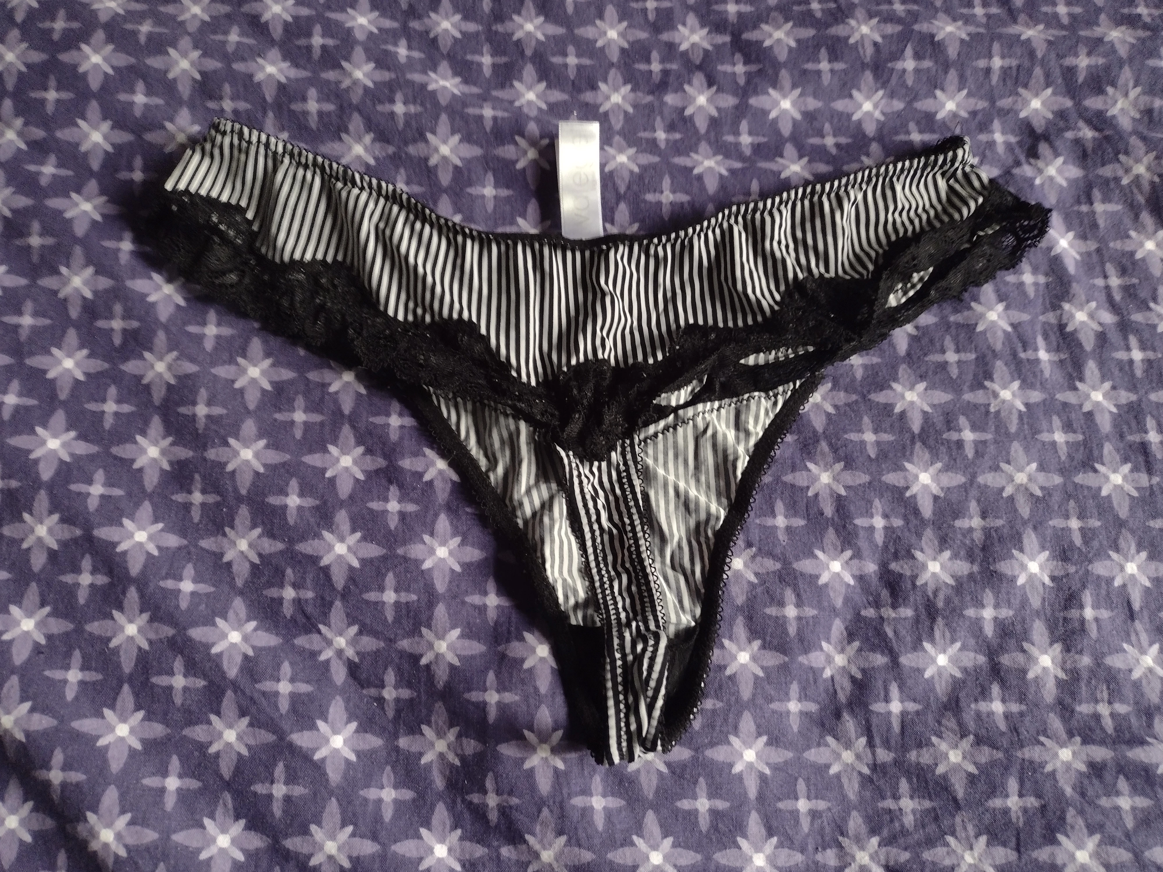 Photo de String noir et blanc