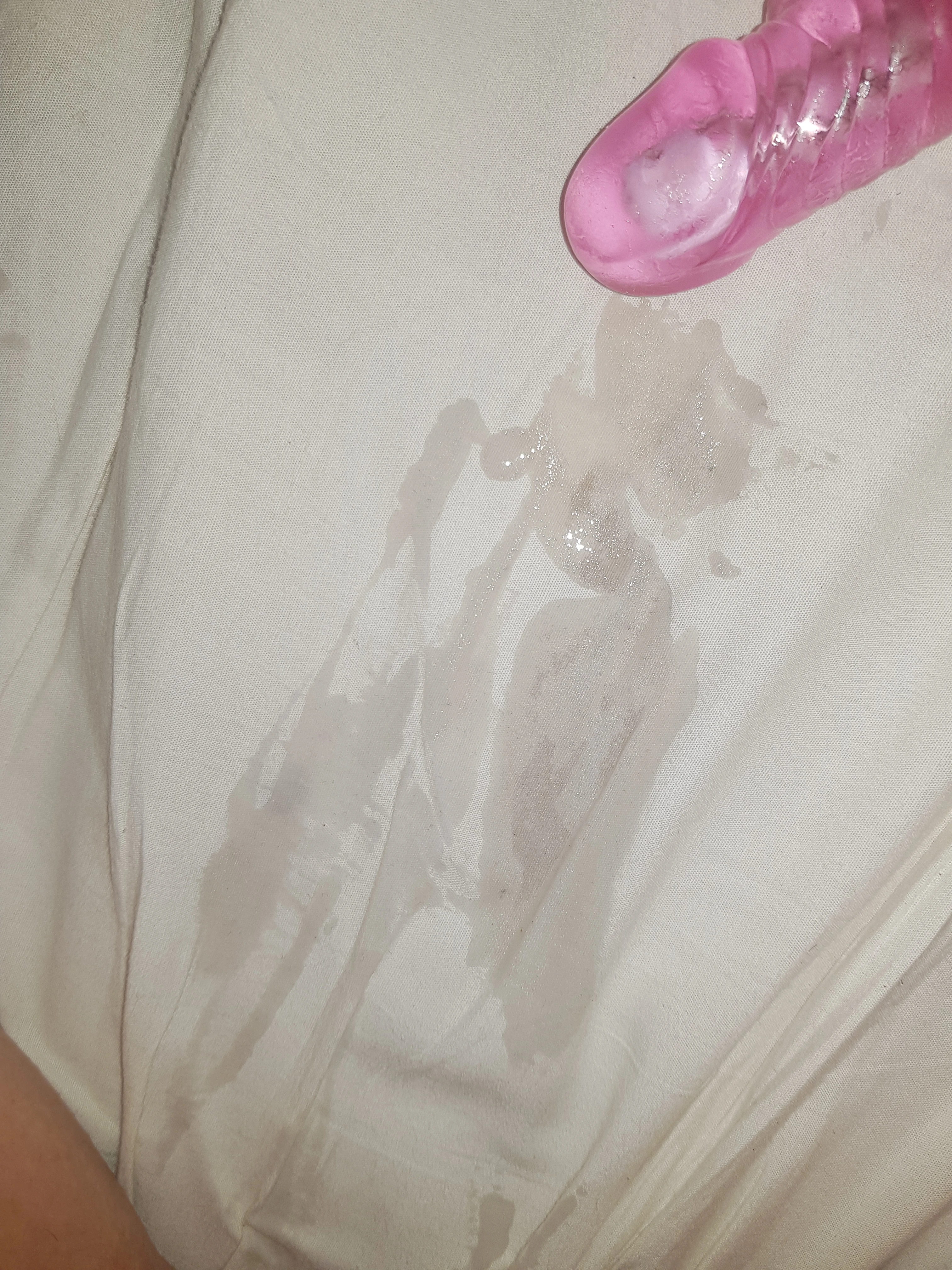 Photo de Mon drap rempli de mouille&de tache de plaisir💦👅