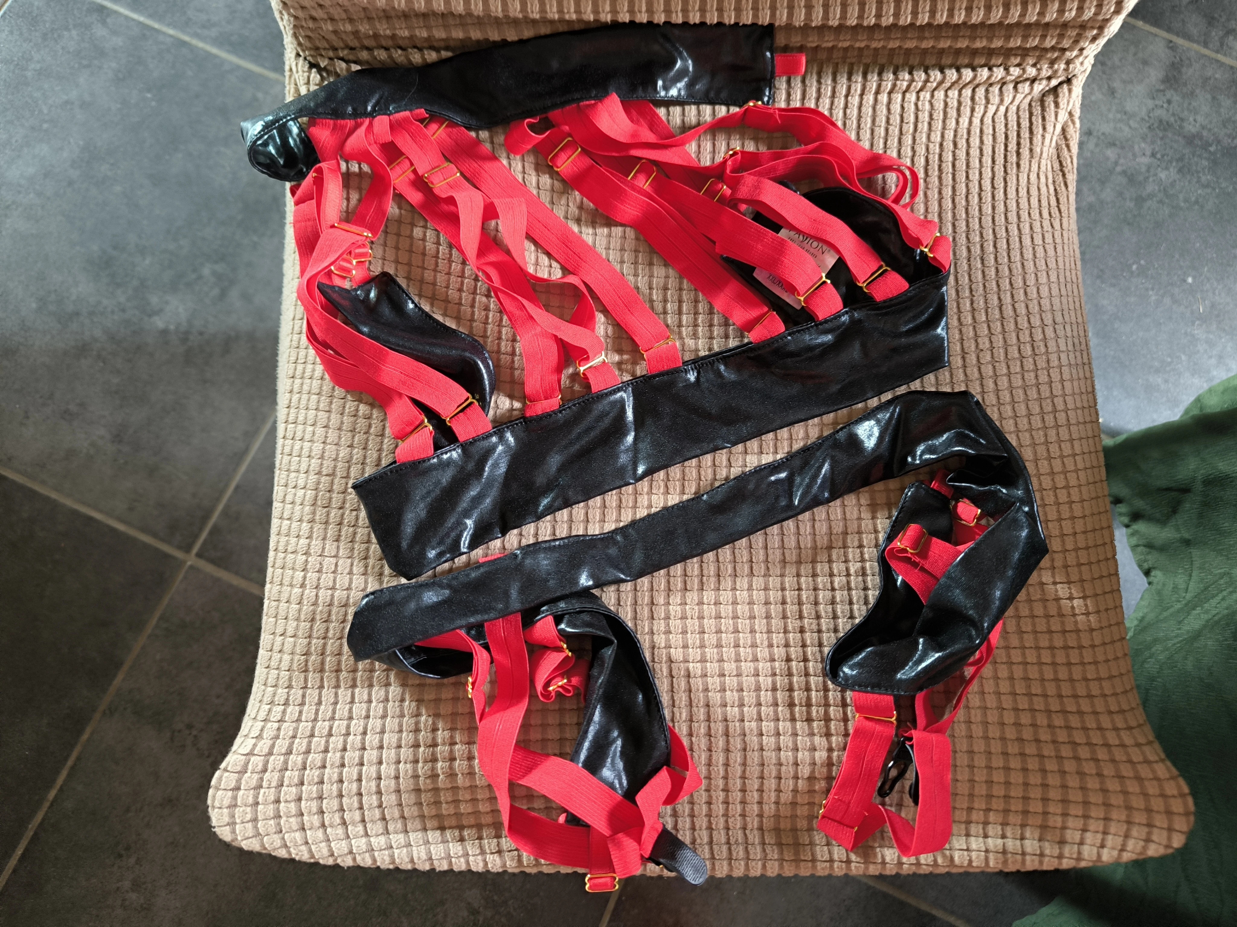 Photo de ❤️‍🔥 DESTOCKAGE NEUF & TORRIDE – ENSEMBLE ROUGE...