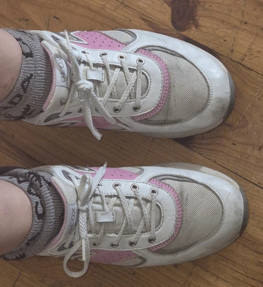 Photo de 👟🍄Vieille paire de baskettes odorantes👟🍄