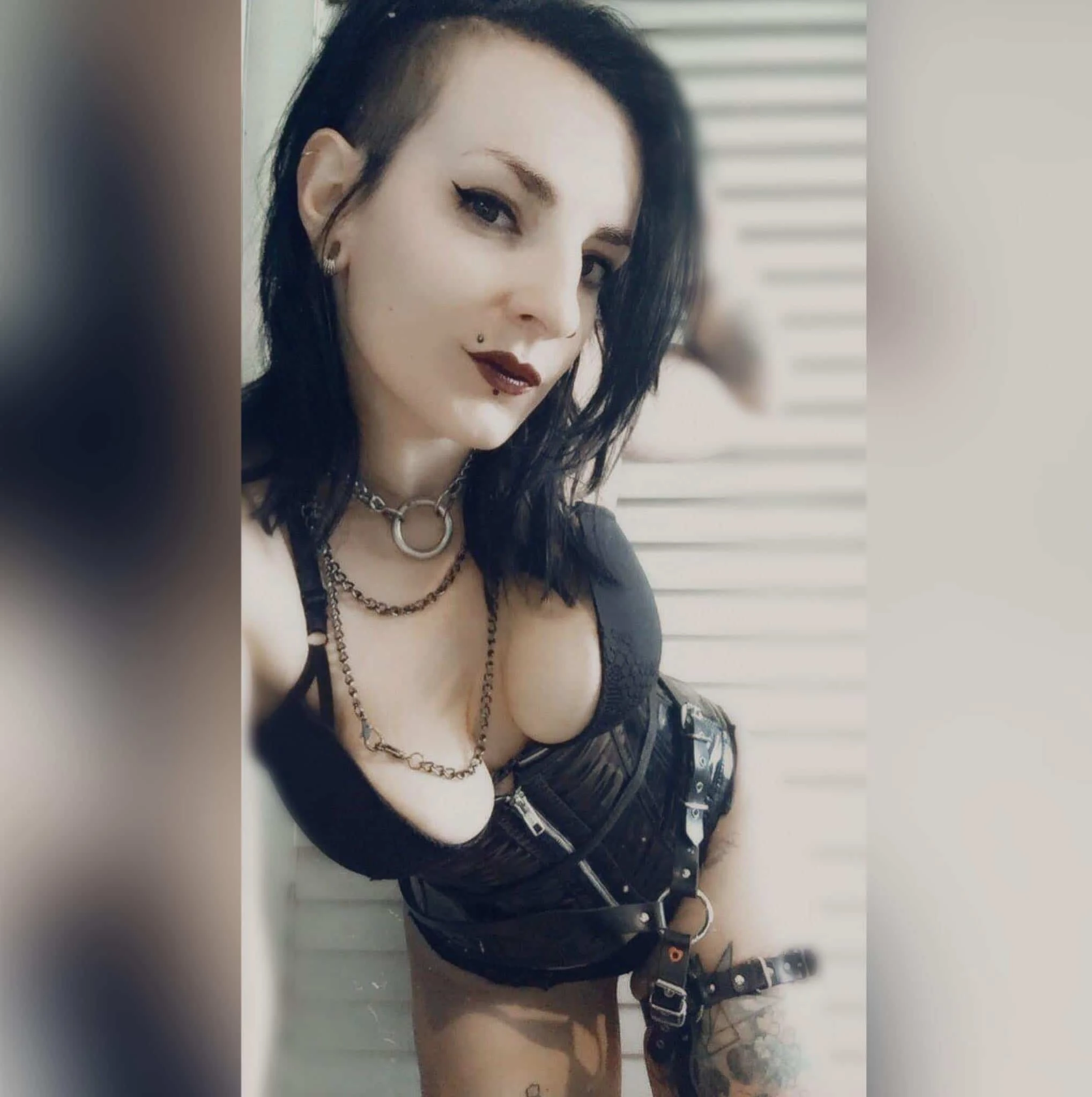 Photo de MONEY SLAVE POUR BELLE MAITRESSE EXIGEANTE