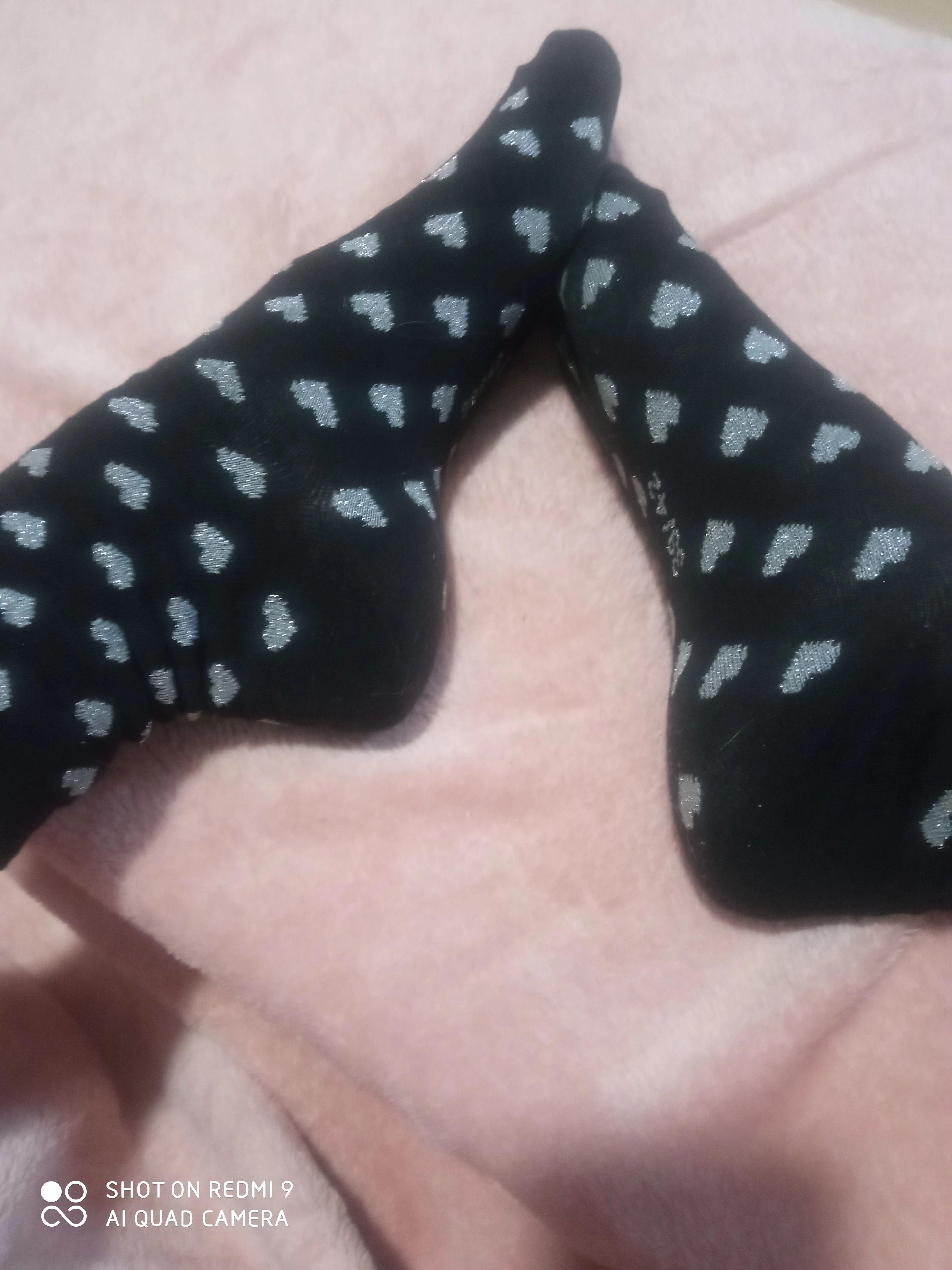 Photo de A l’adoption, mes chausettes coeur à paillette