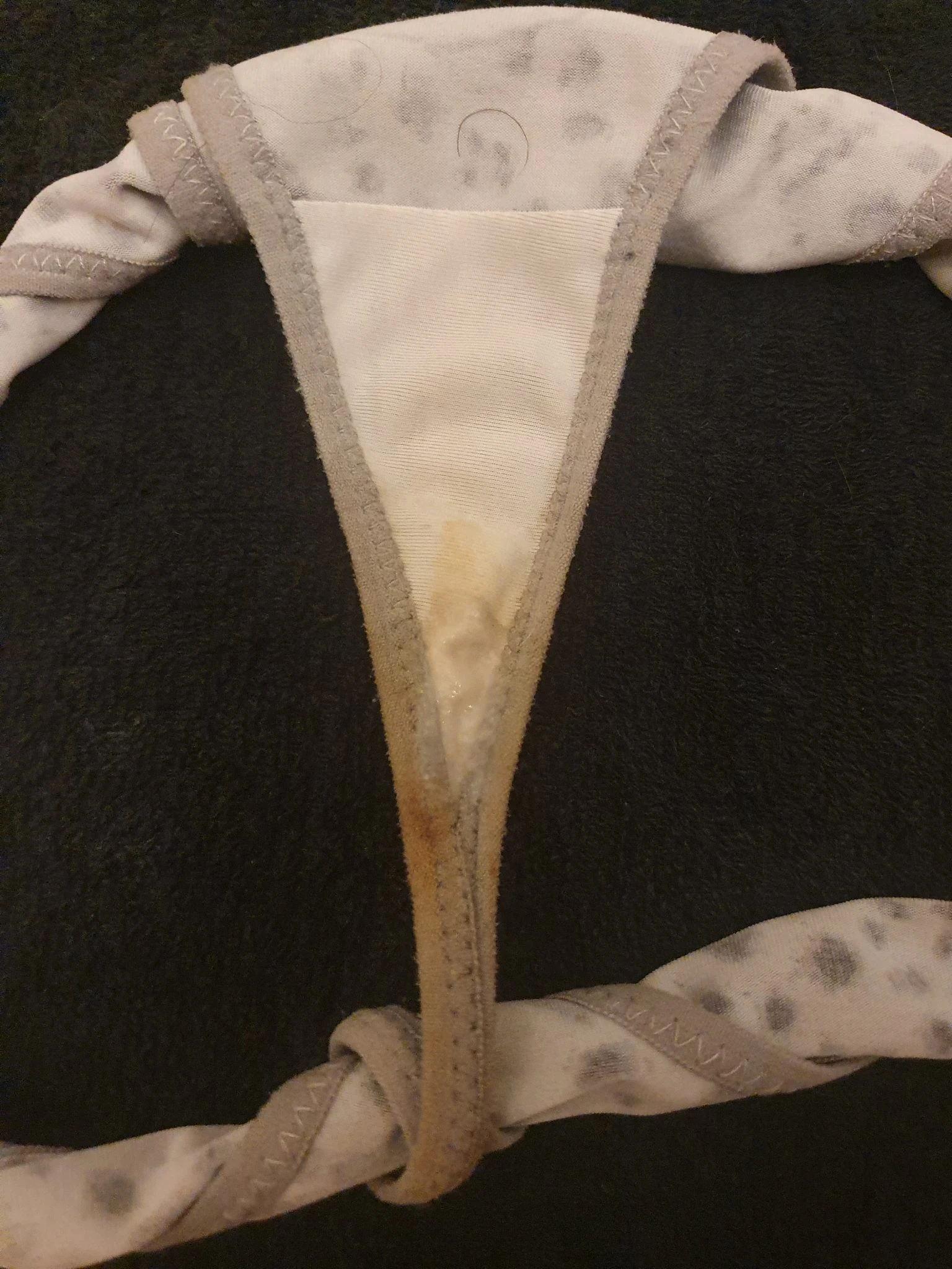 Photo de String humide et odorant