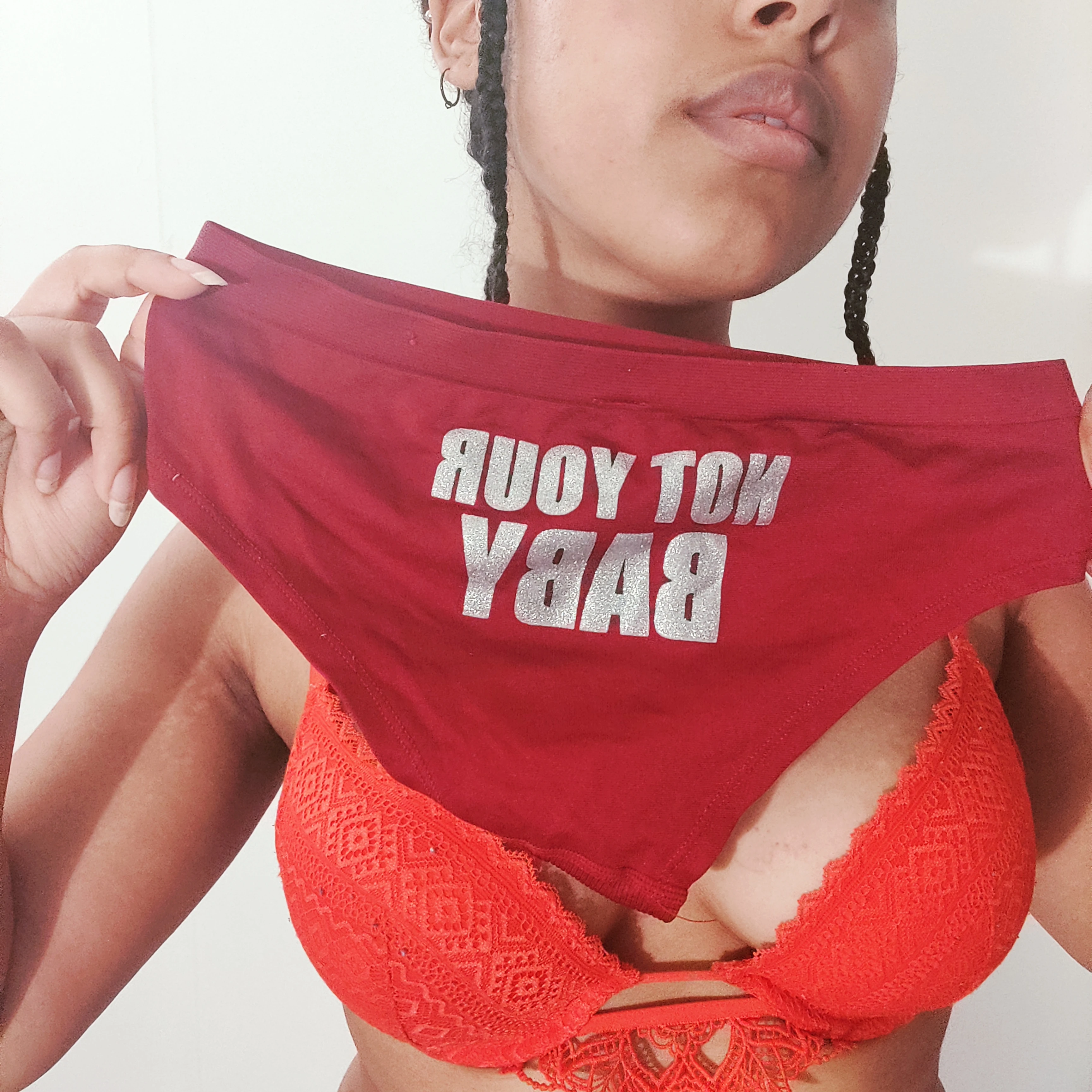 Photo de Culotte rouge « Not your baby »