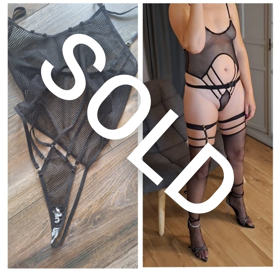 Photo de Black bodysuit worn for kitty party