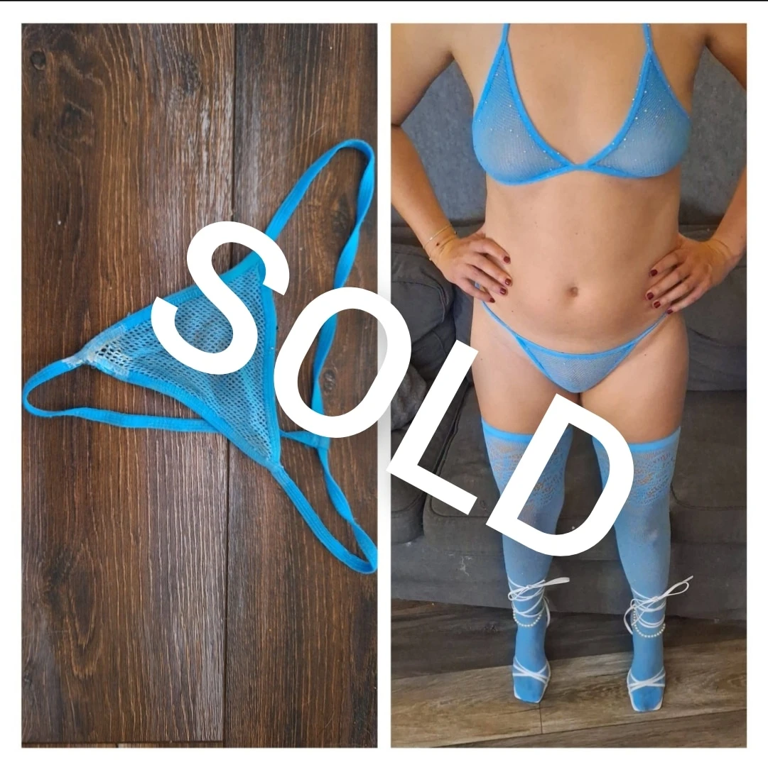 Photo de Set of blue lingerie worn for sex
