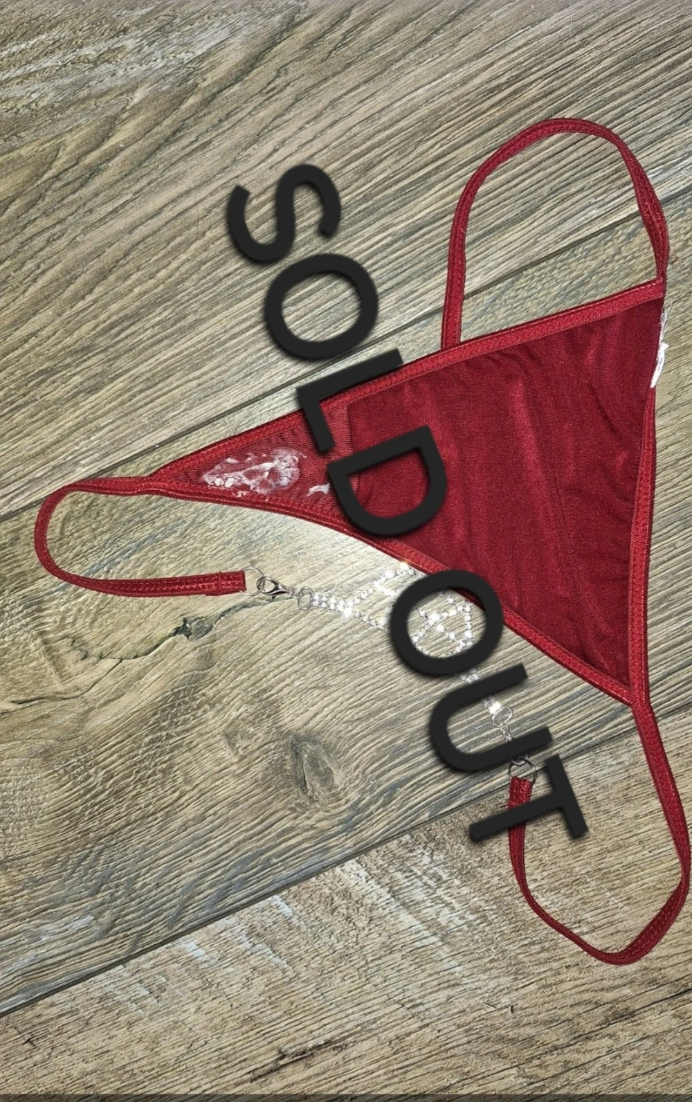 Photo de Red thong with rhinestone worn 4 days