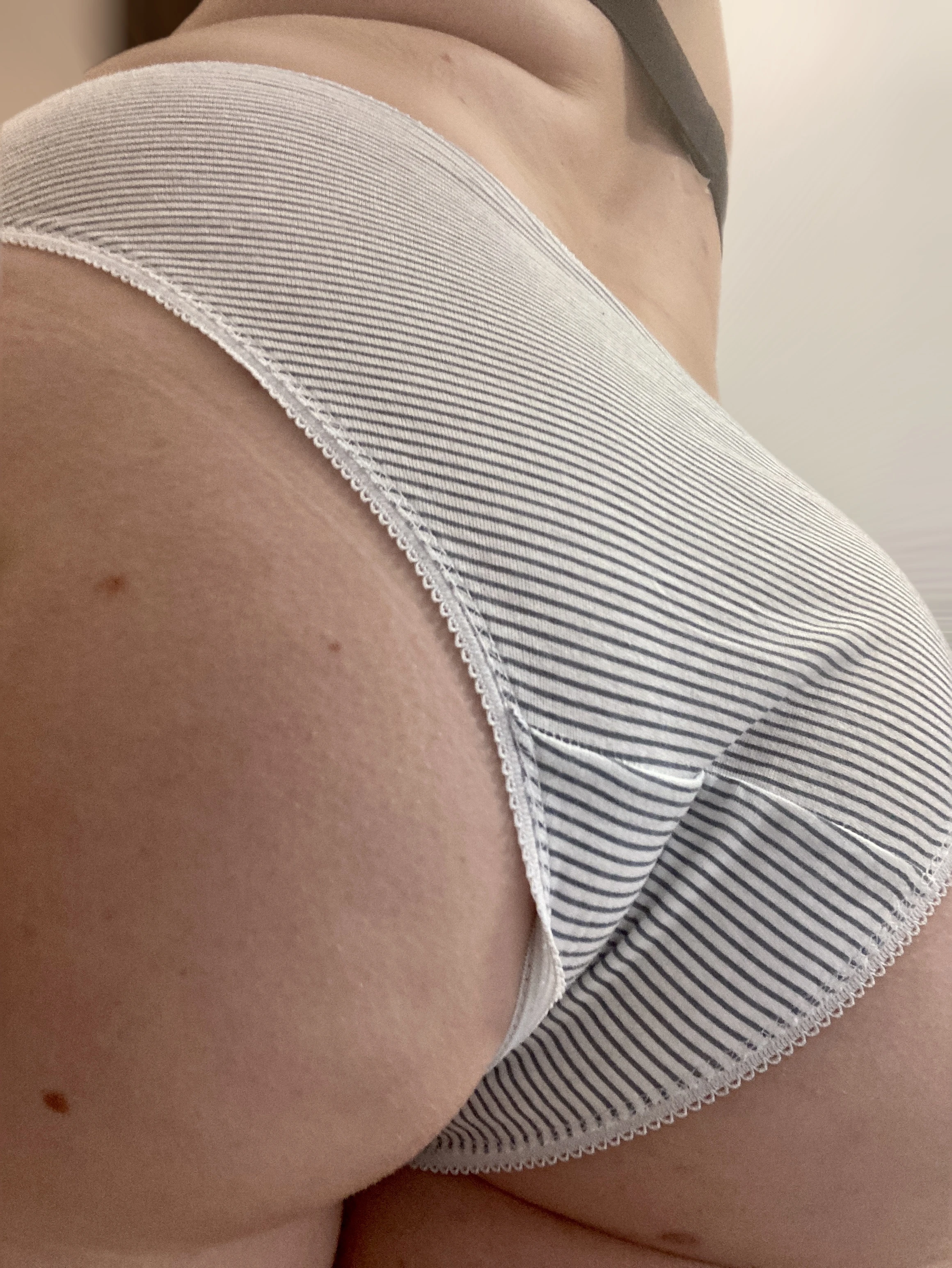 Photo de Culotte avec traces anales