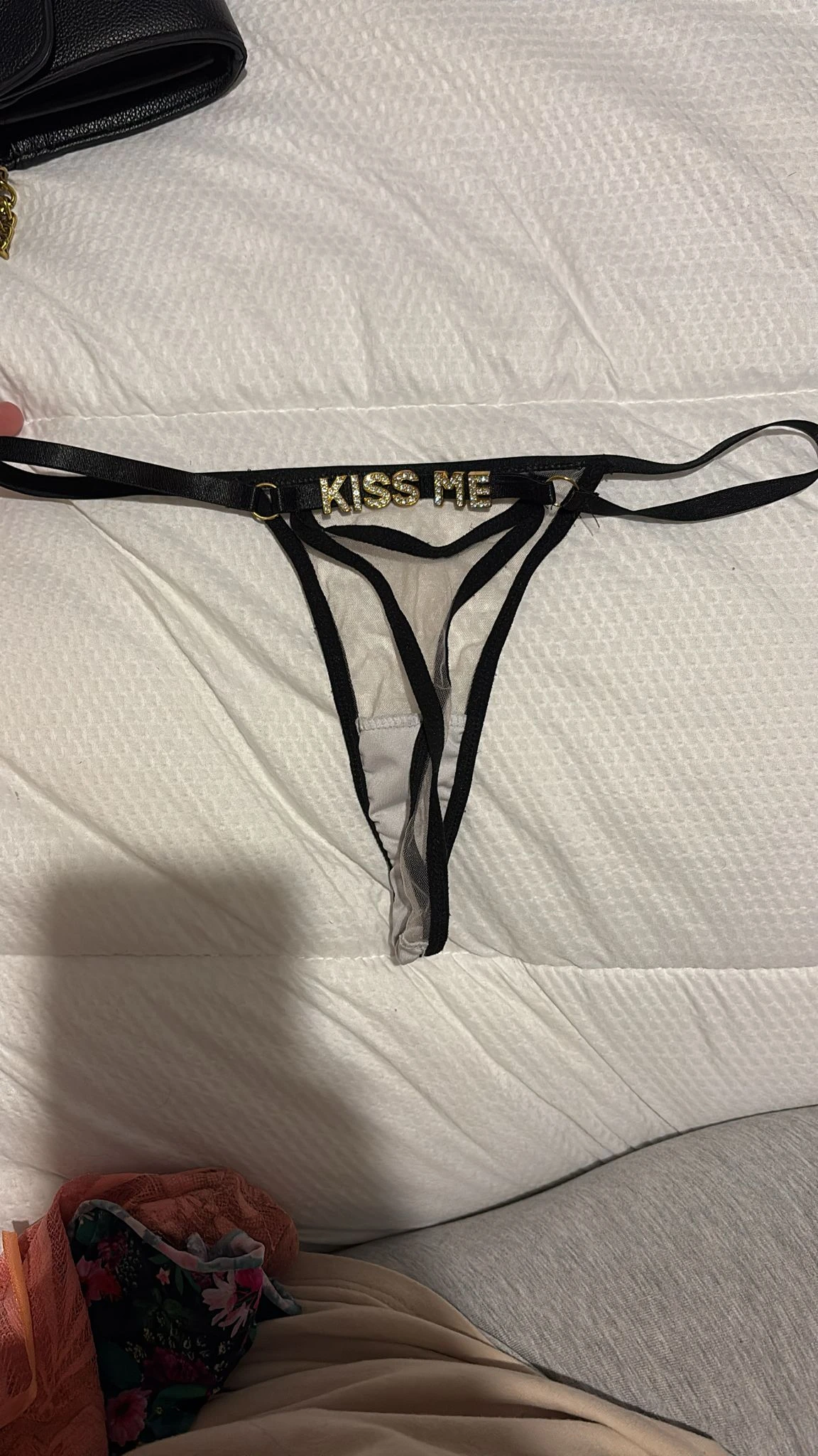 Photo de String au message subliminal