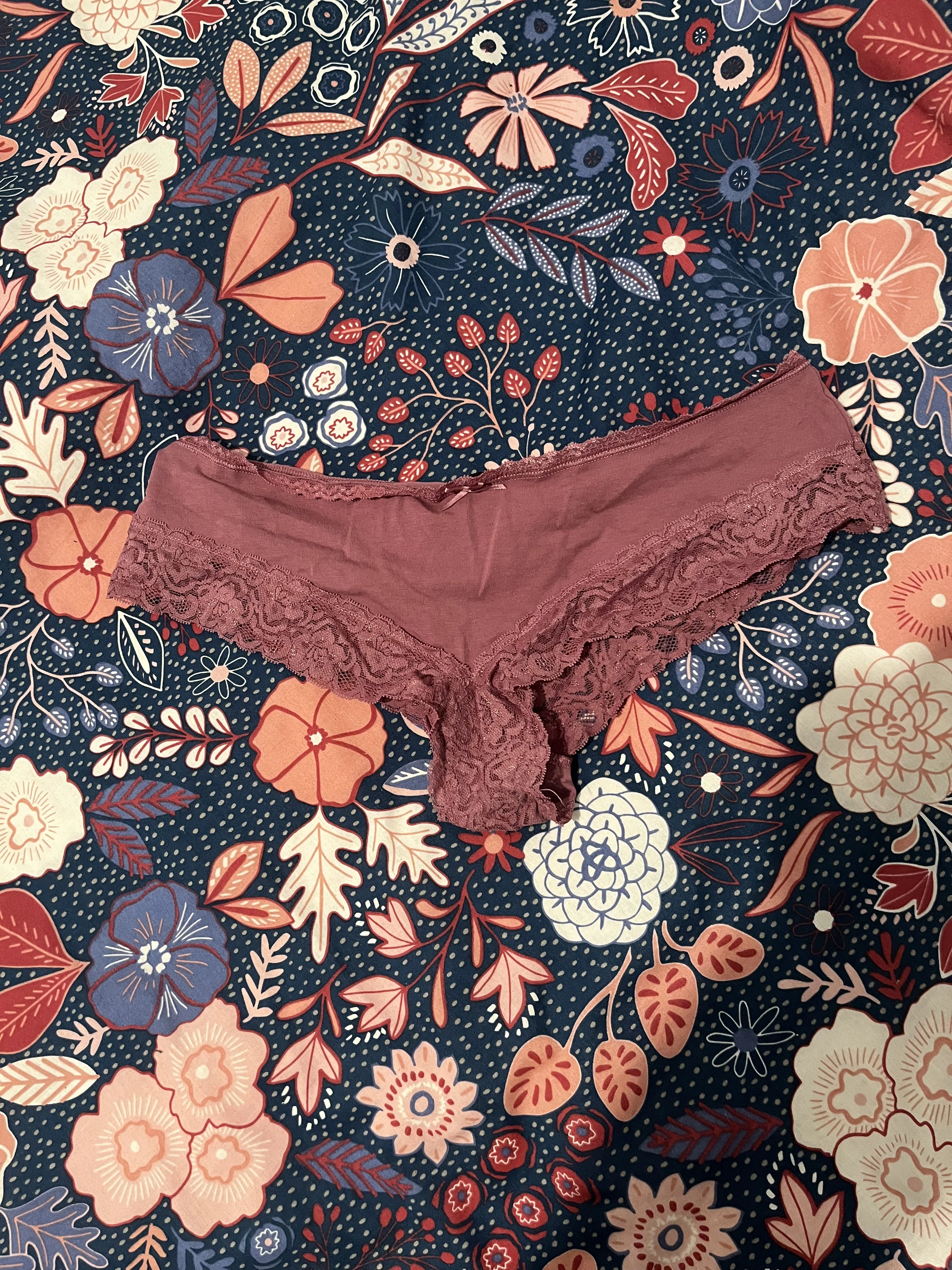Photo de Culotte coton et dentelle rose