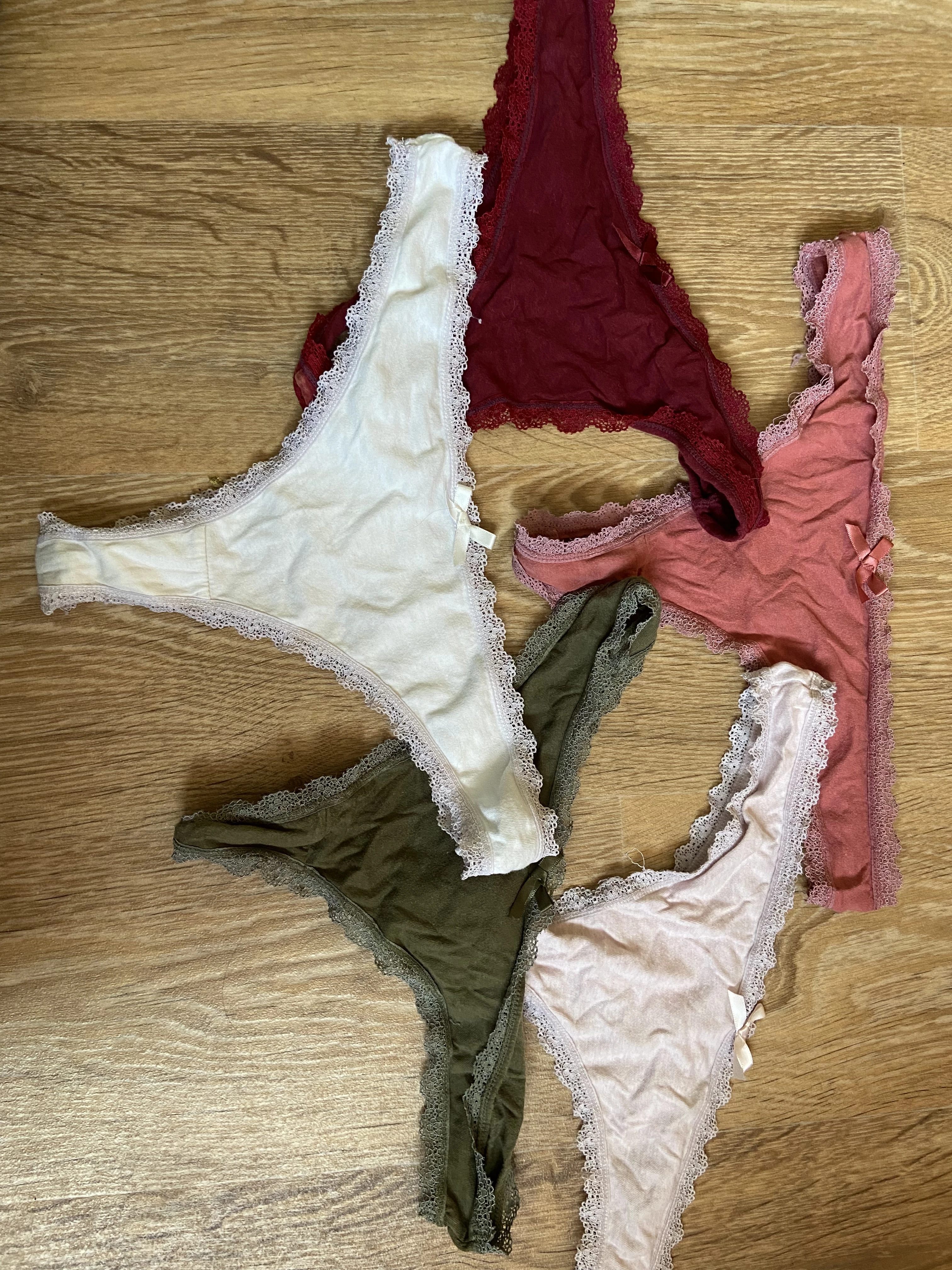 Photo de String 1j avec masturbation
