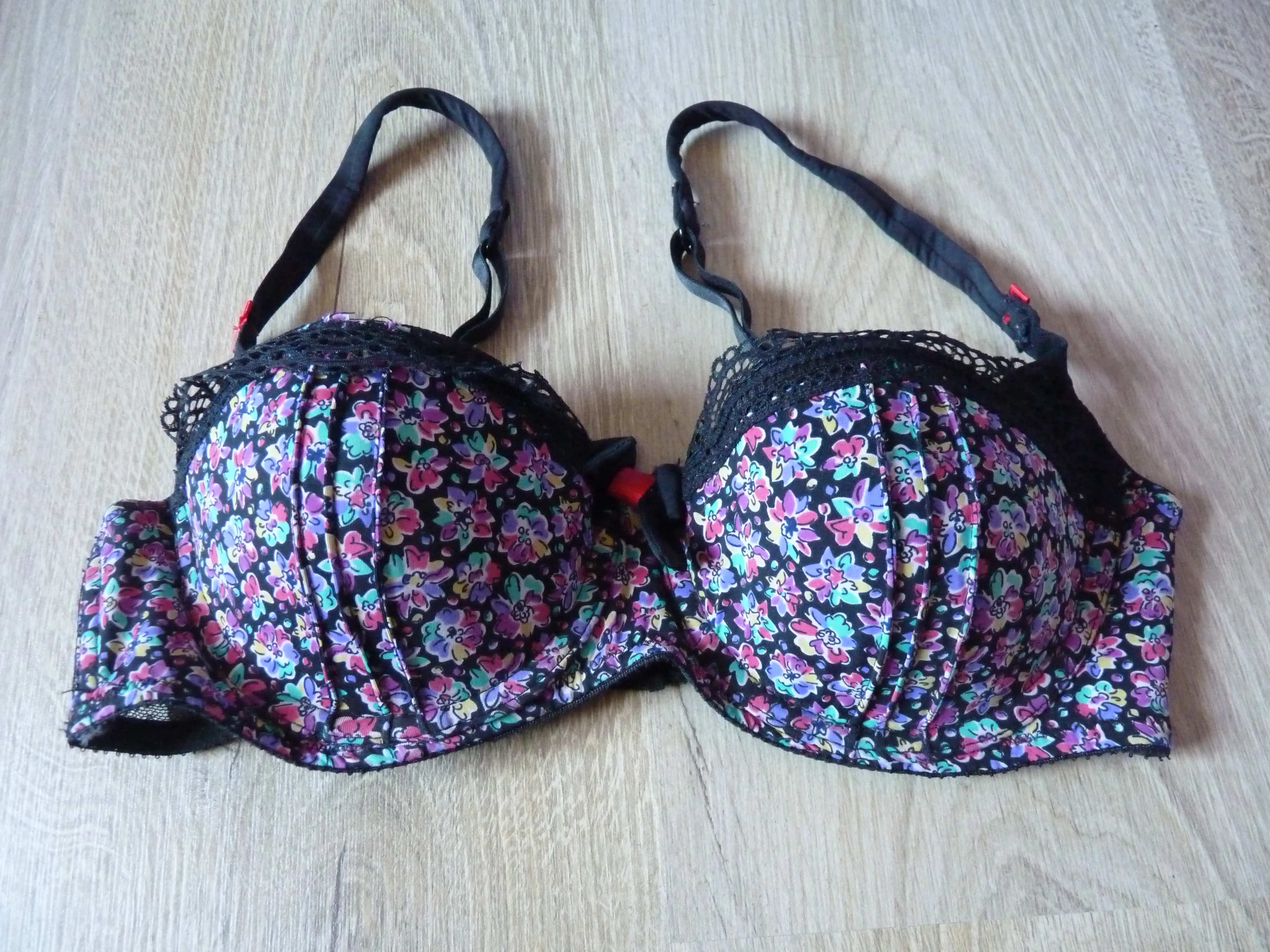 Photo de 💮💮💮 Mon soutien gorge Kookaï porté plusieurs jours...