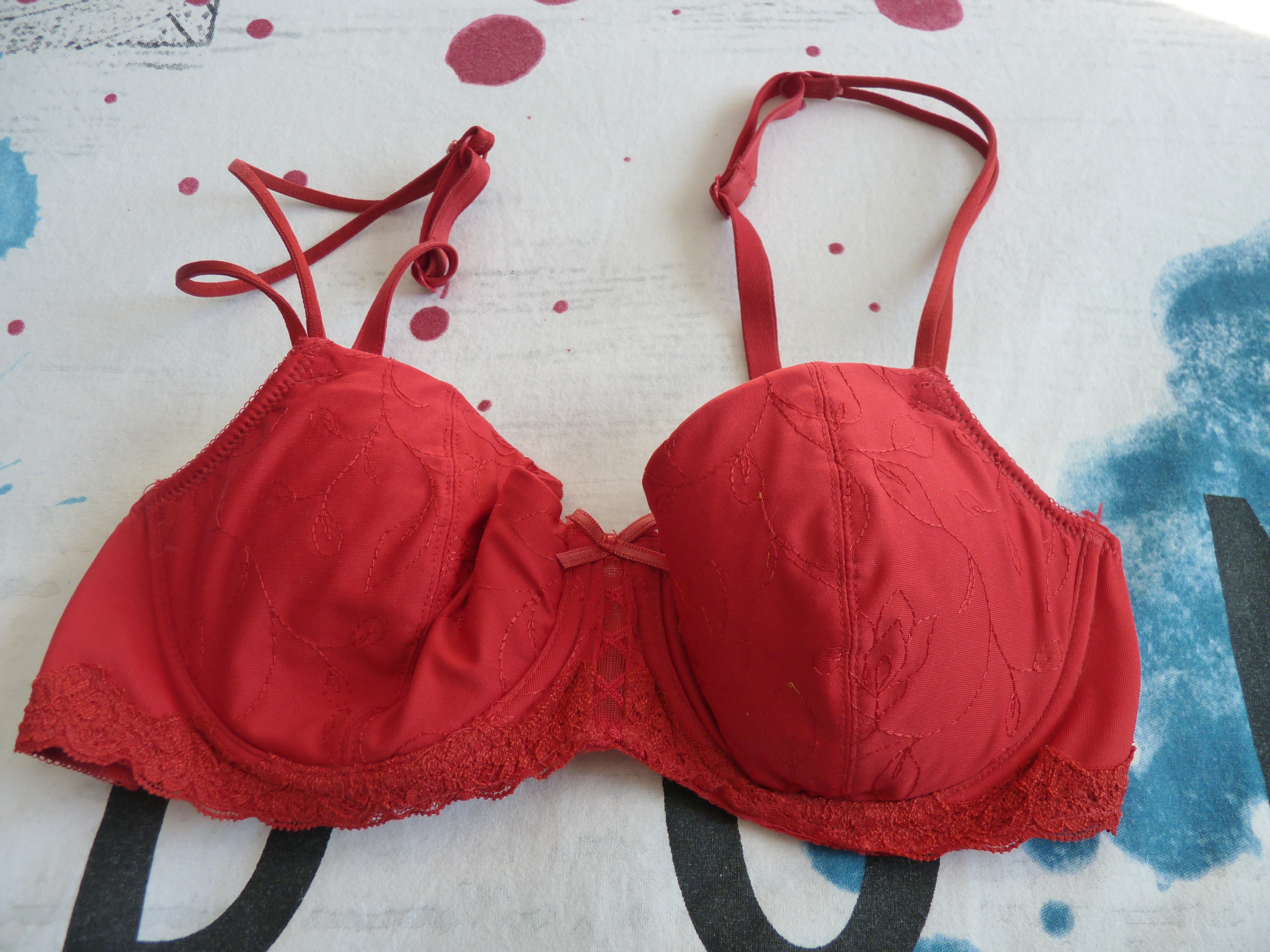 Photo de 💋💋💋 Rouge passion ! mon soutien gorge porté...