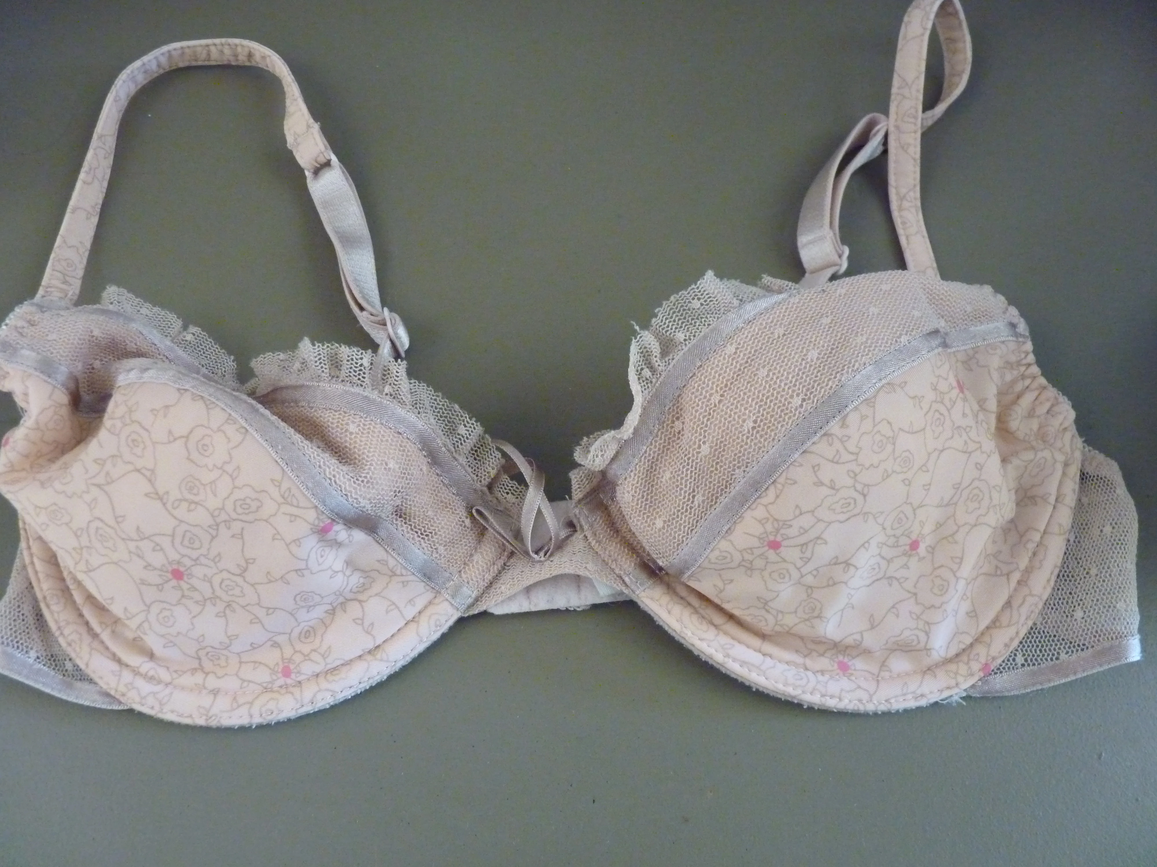 Photo de 🎟️Froufrous dentelle, noeud de satin : mon soutif...